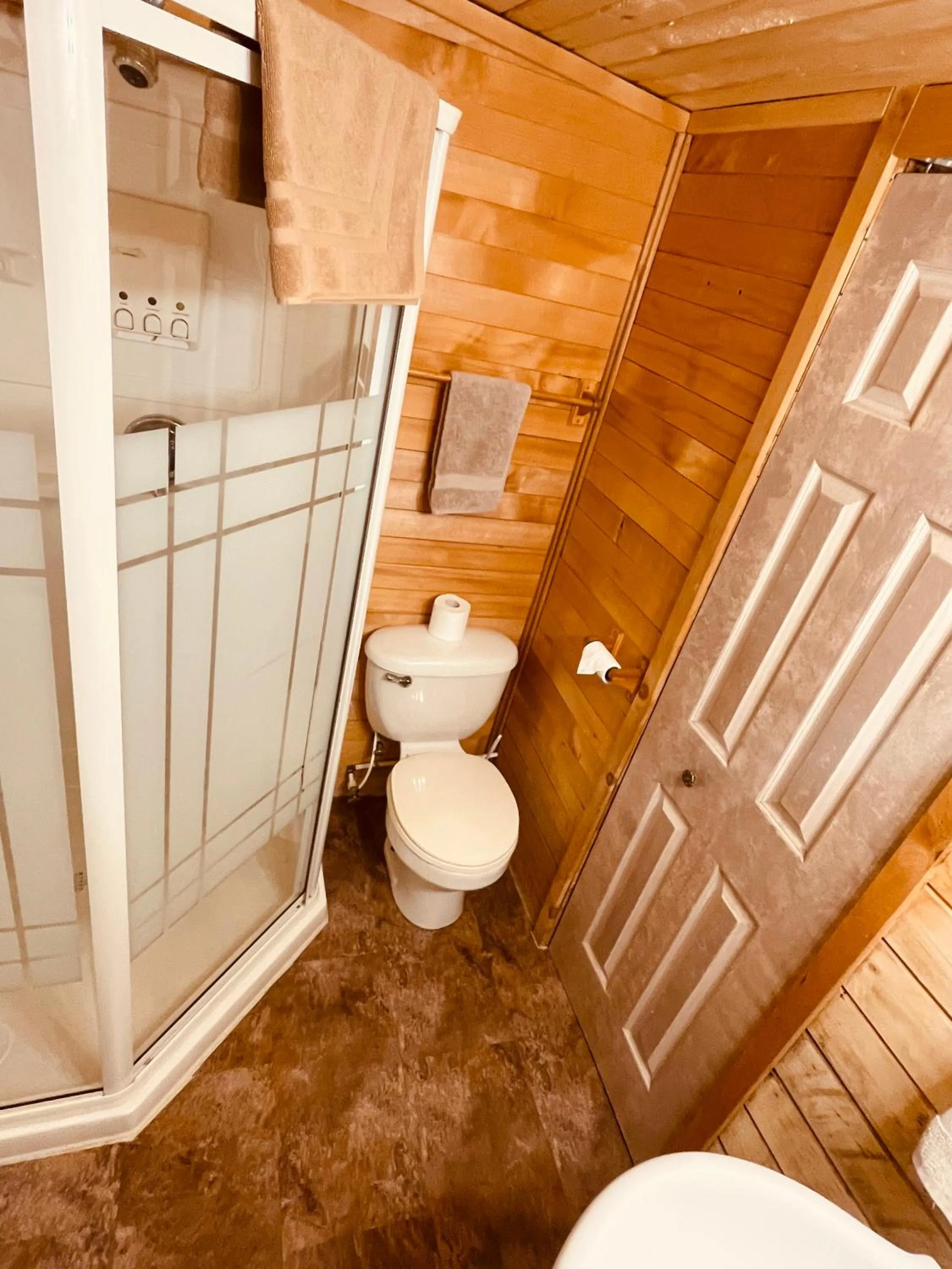 Summit River Lodge & Campsites