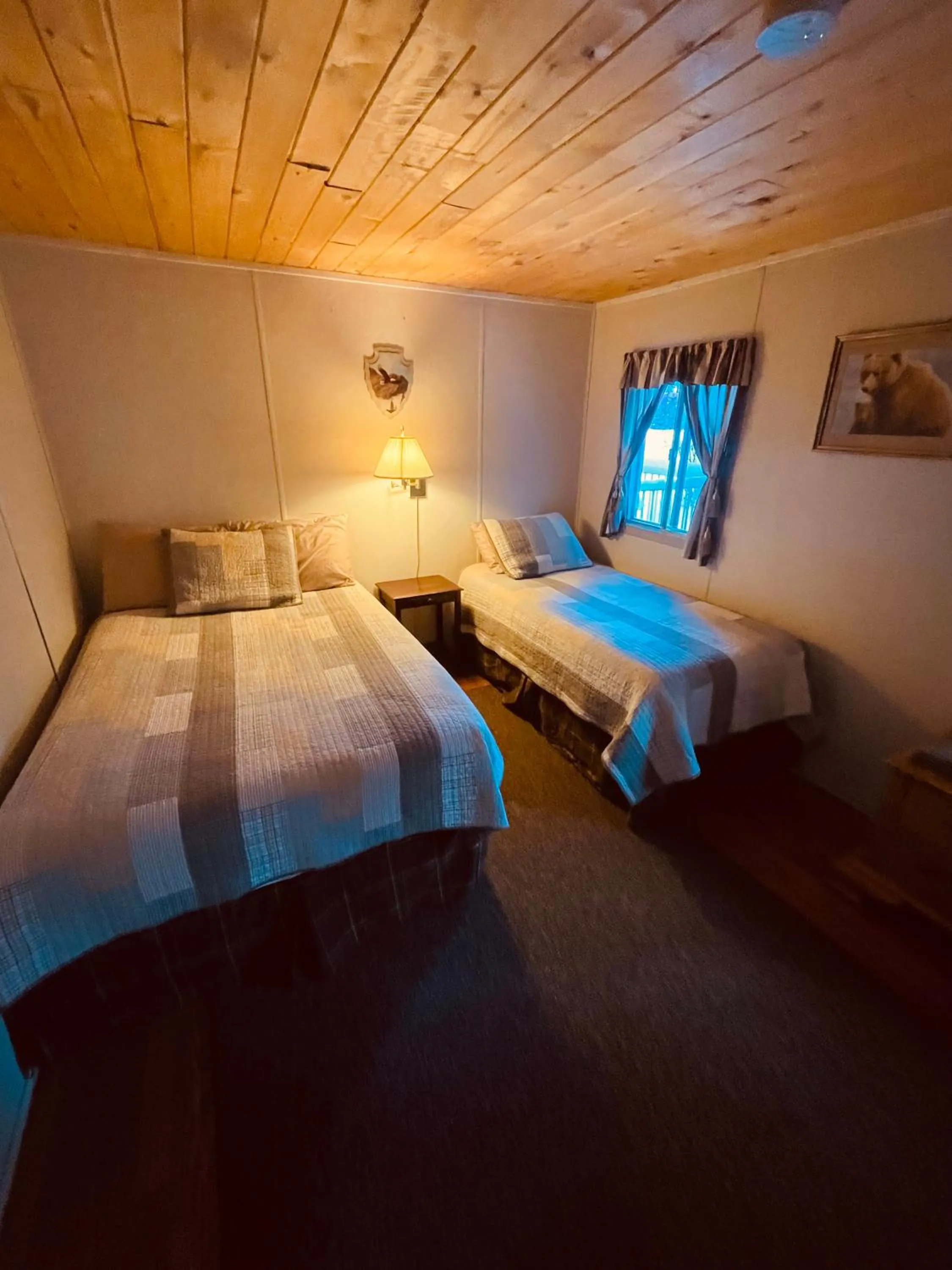 Bed in Summit River Lodge & Campsites