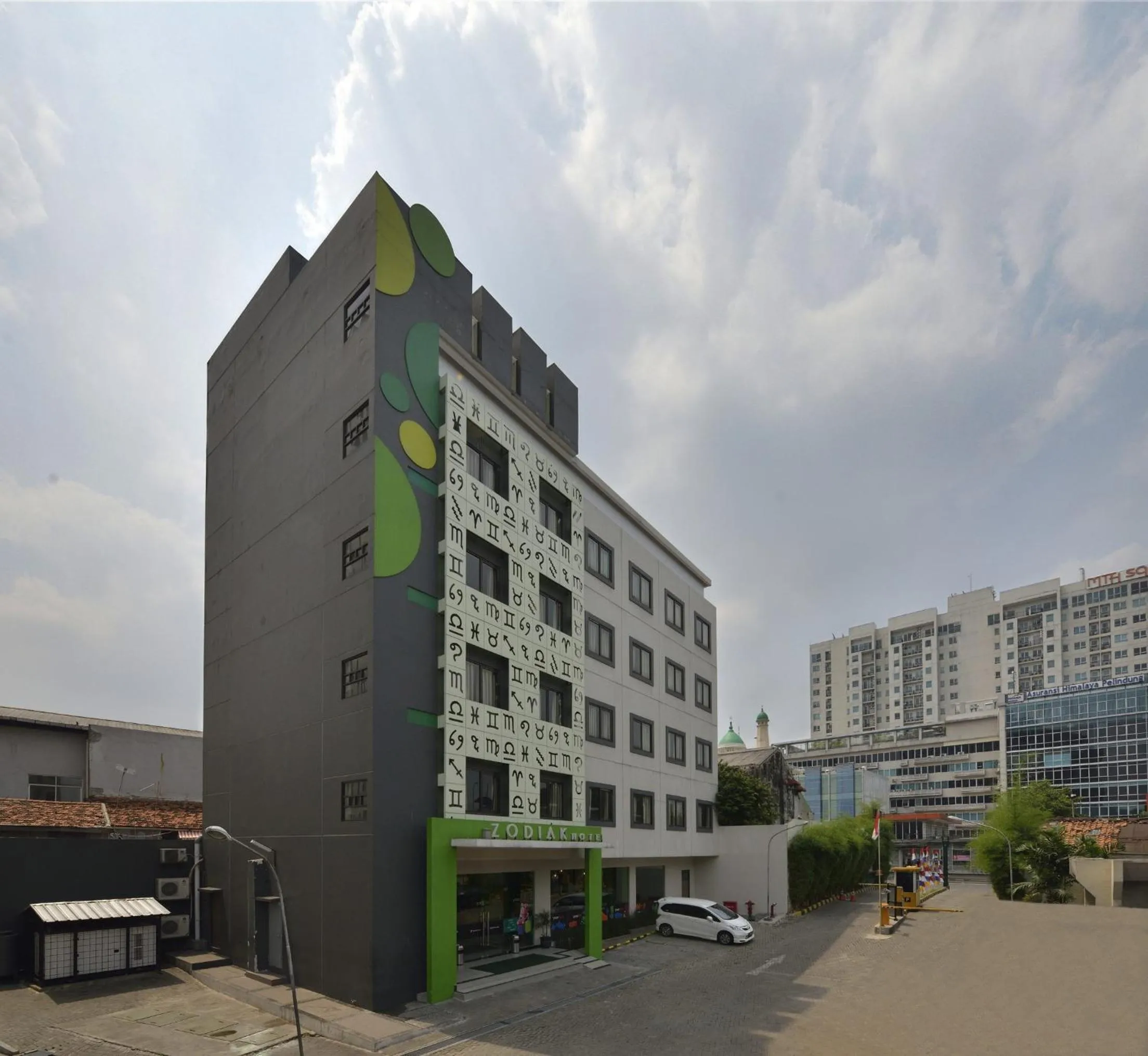 Off site in Zodiak MT Haryono by KAGUM Hotels