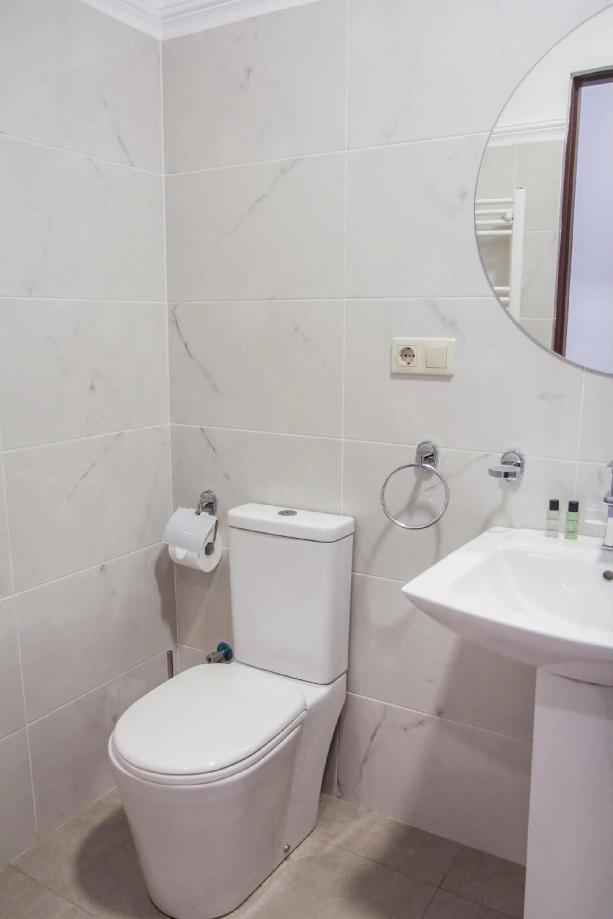 Toilet in Tbilisi View Hotel