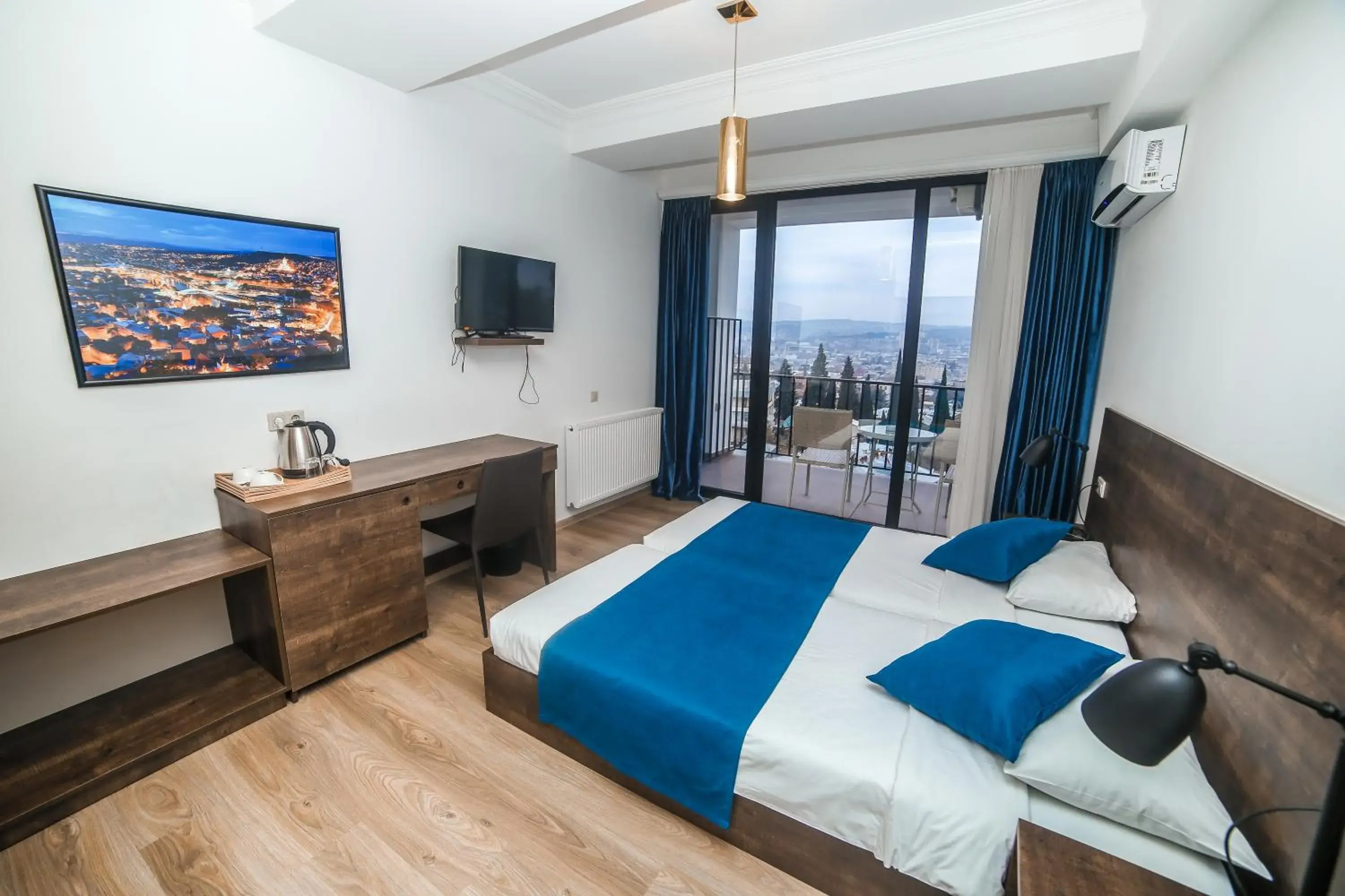 Twin Room with Balcony in Tbilisi View Hotel Twin Room with Balcony in Tbilisi View Hotel