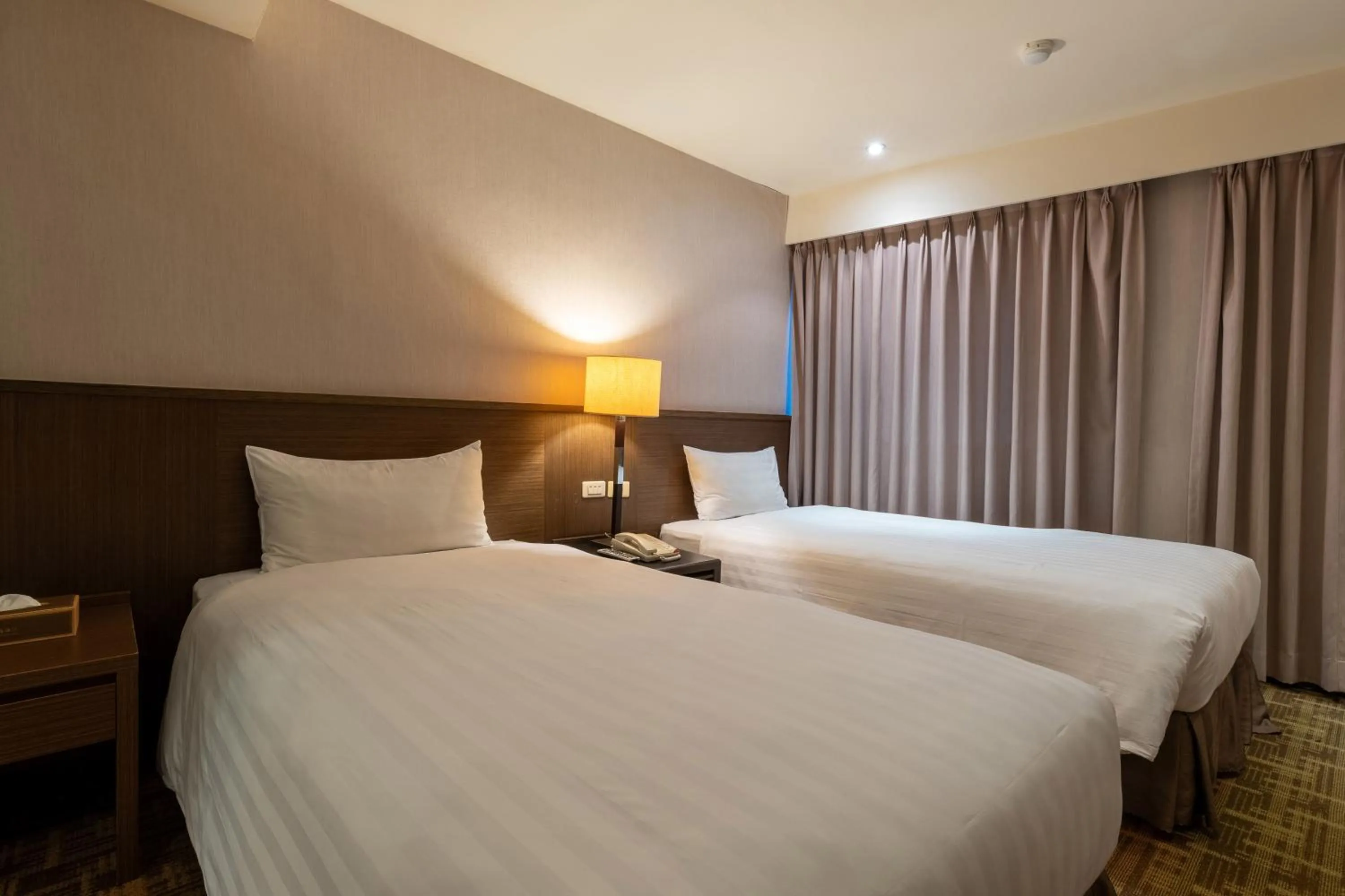 Bed in Guide Hotel Taipei Chongqing