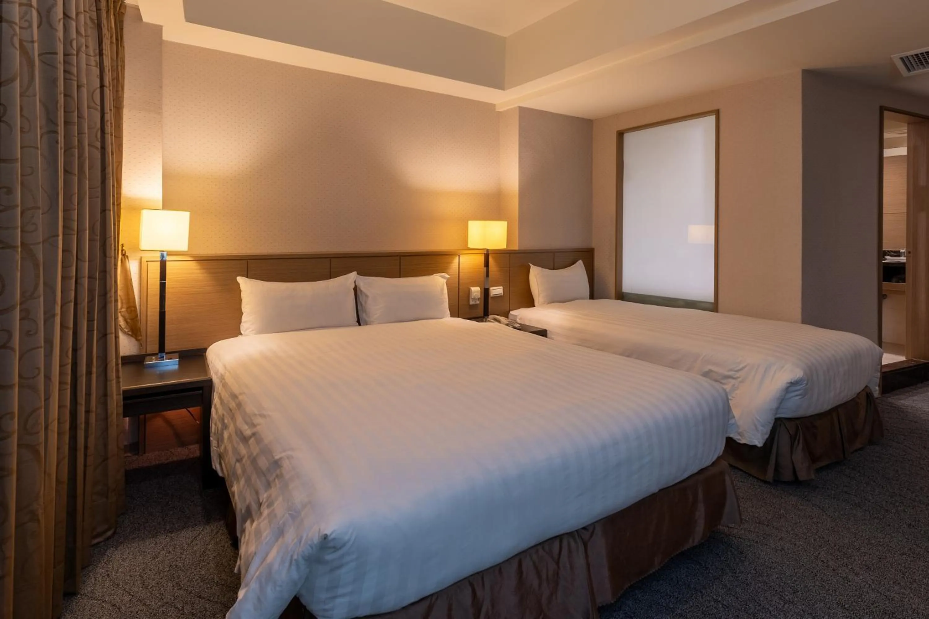 Bed in Guide Hotel Taipei Chongqing