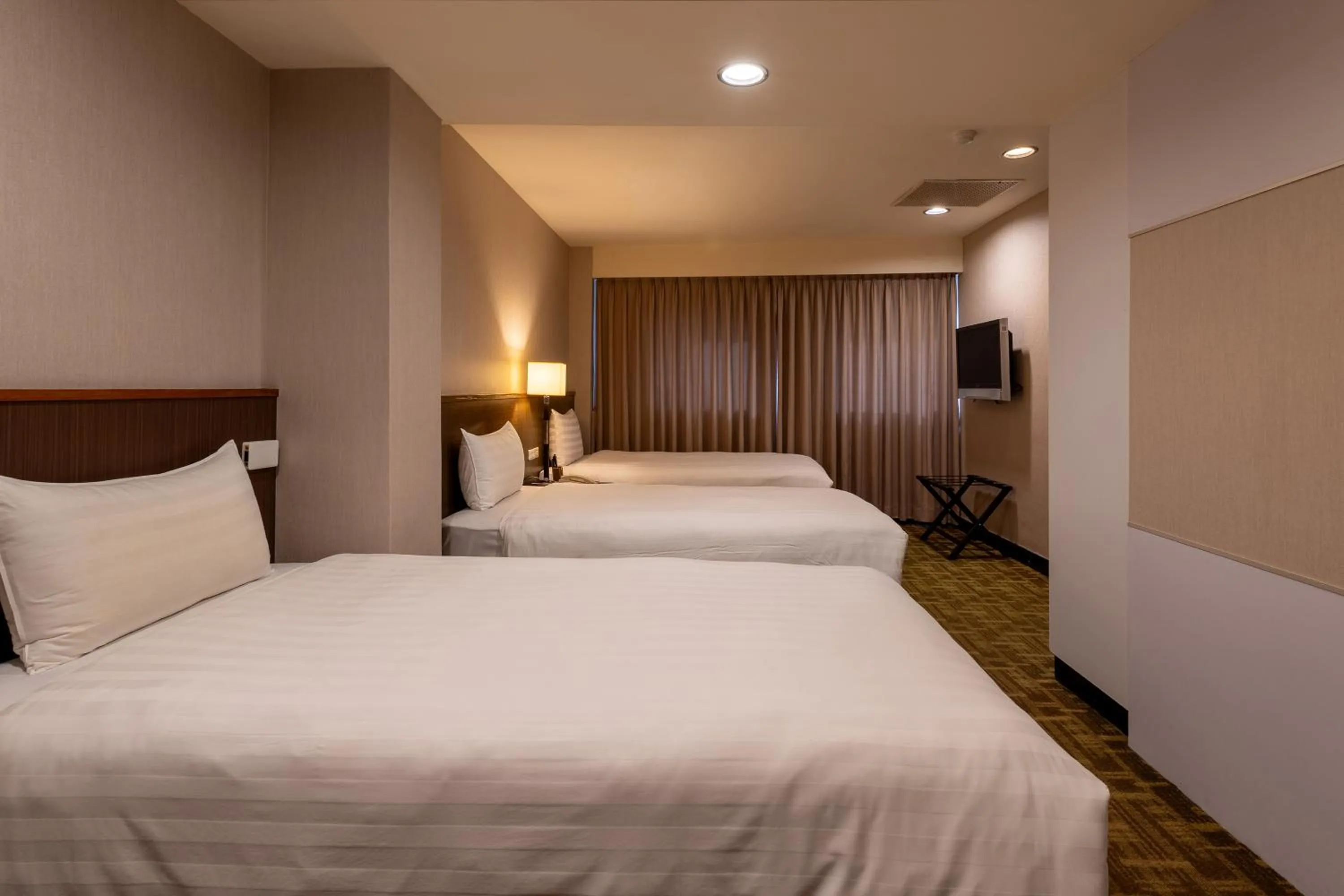 Bed in Guide Hotel Taipei Chongqing