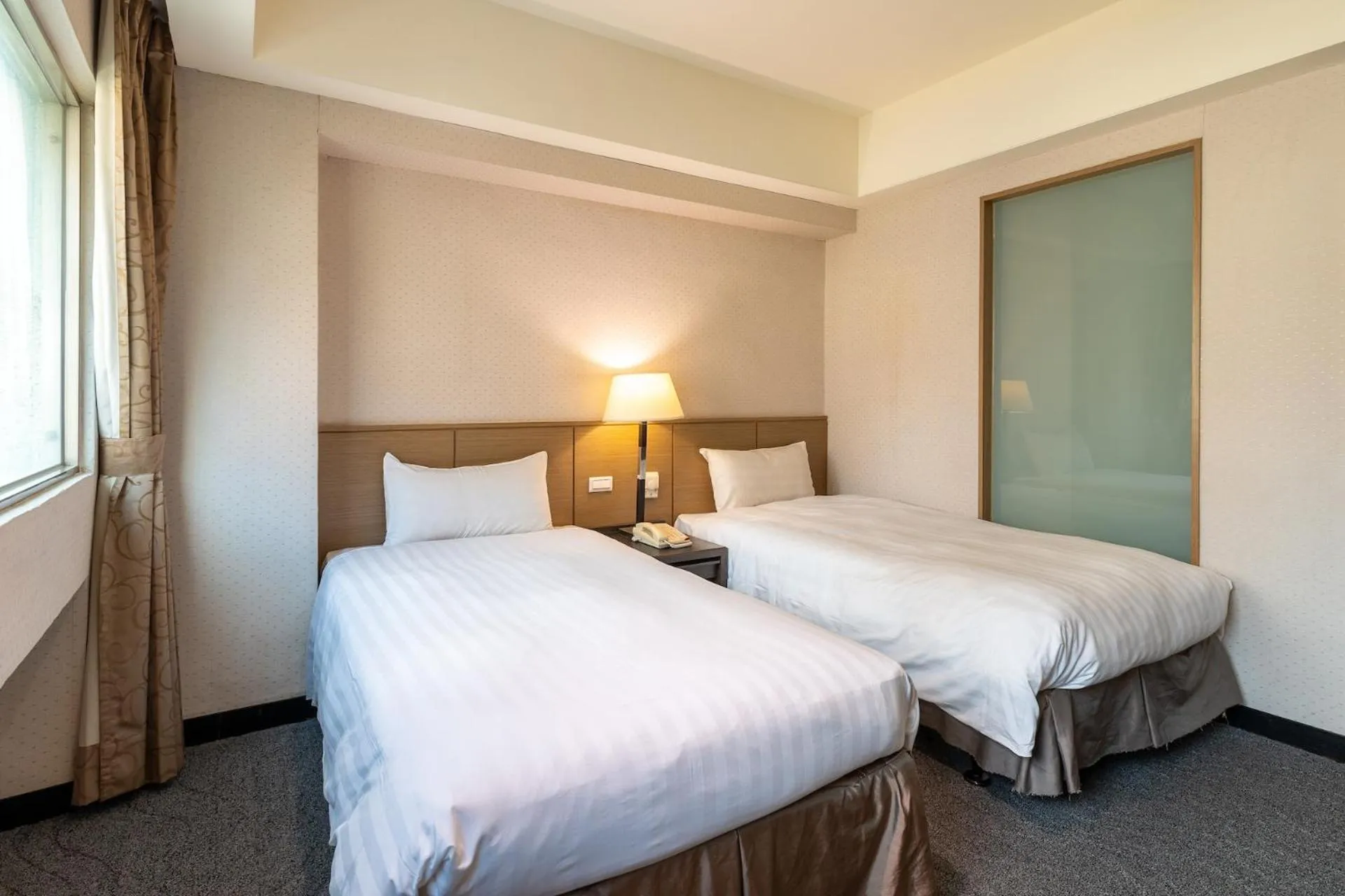 Bed in Guide Hotel Taipei Chongqing