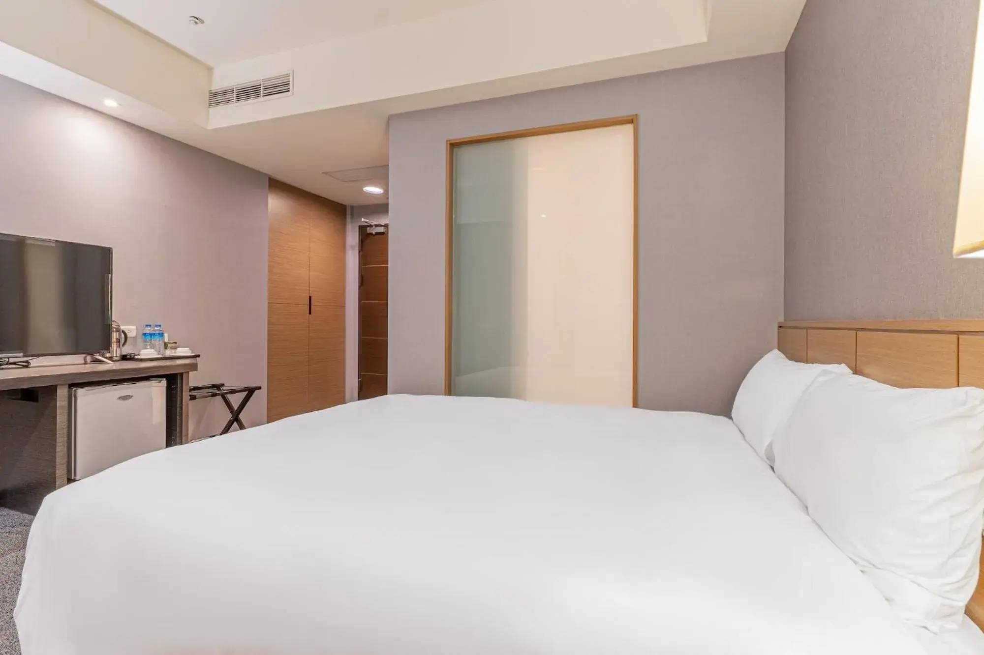 Deluxe Double Room in Guide Hotel Taipei Chongqing Deluxe Double Room in Guide Hotel Taipei Chongqing