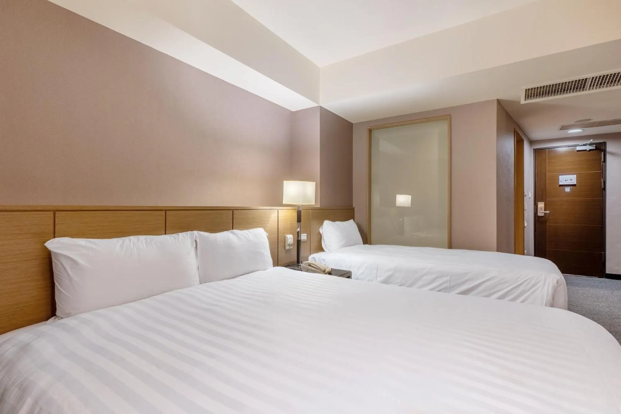 bunk bed, Bed in Guide Hotel Taipei Chongqing