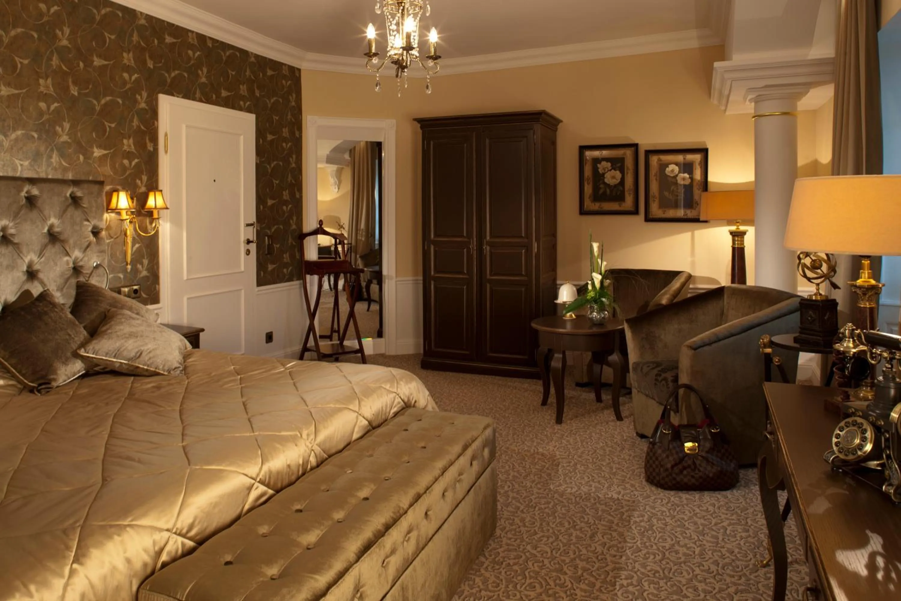 Photo of the whole room in Weinromantikhotel Richtershof