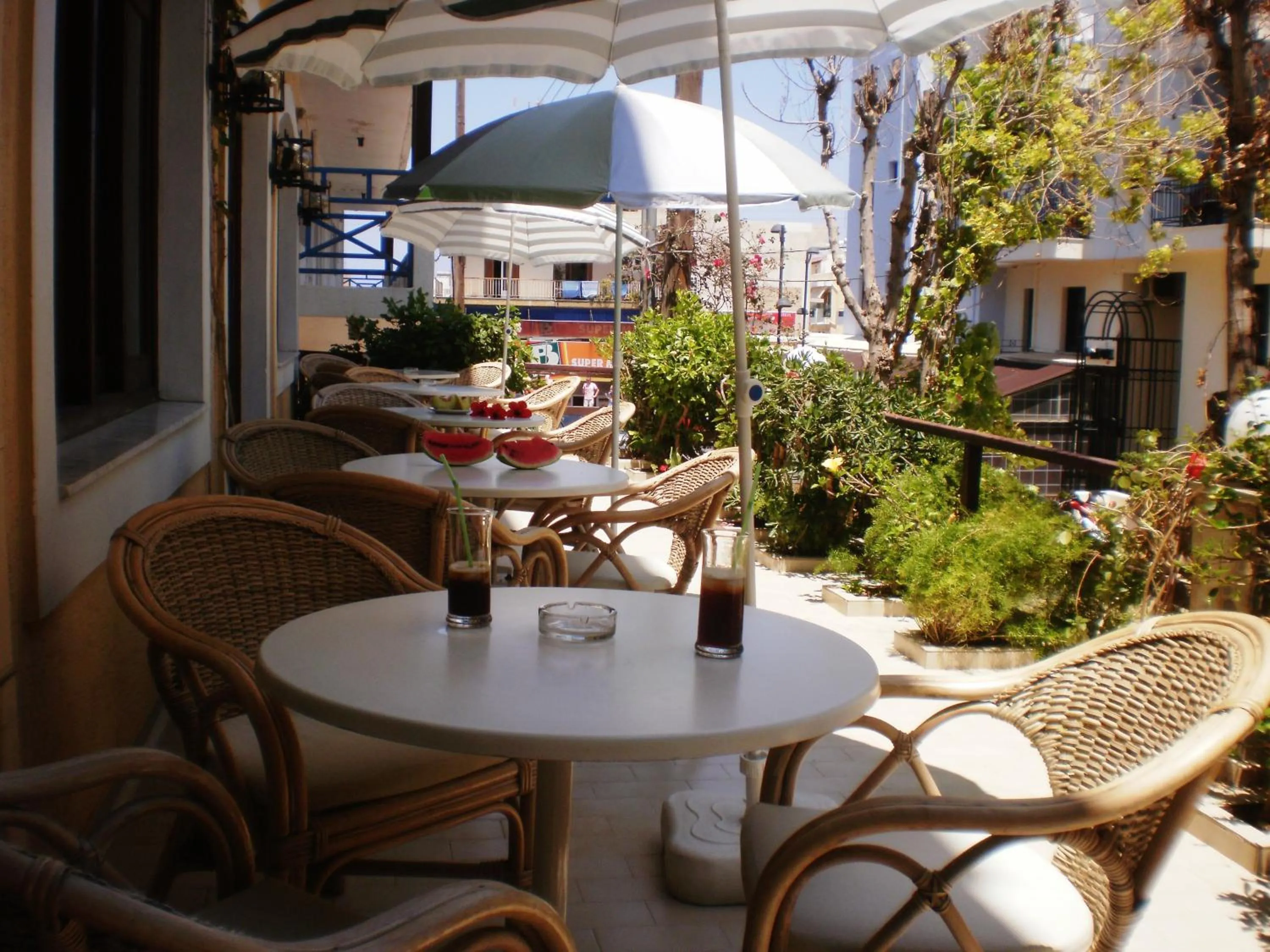 Lounge or bar in Floral Hotel