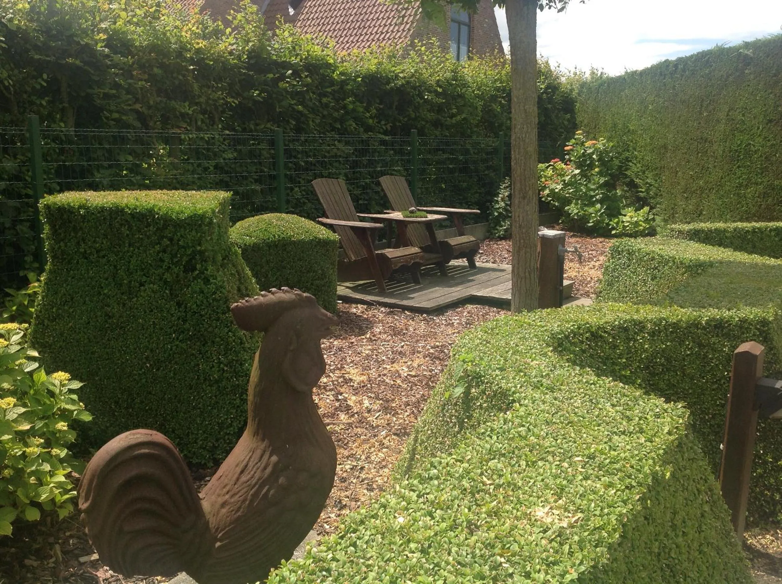 Garden view in B&B Decoster