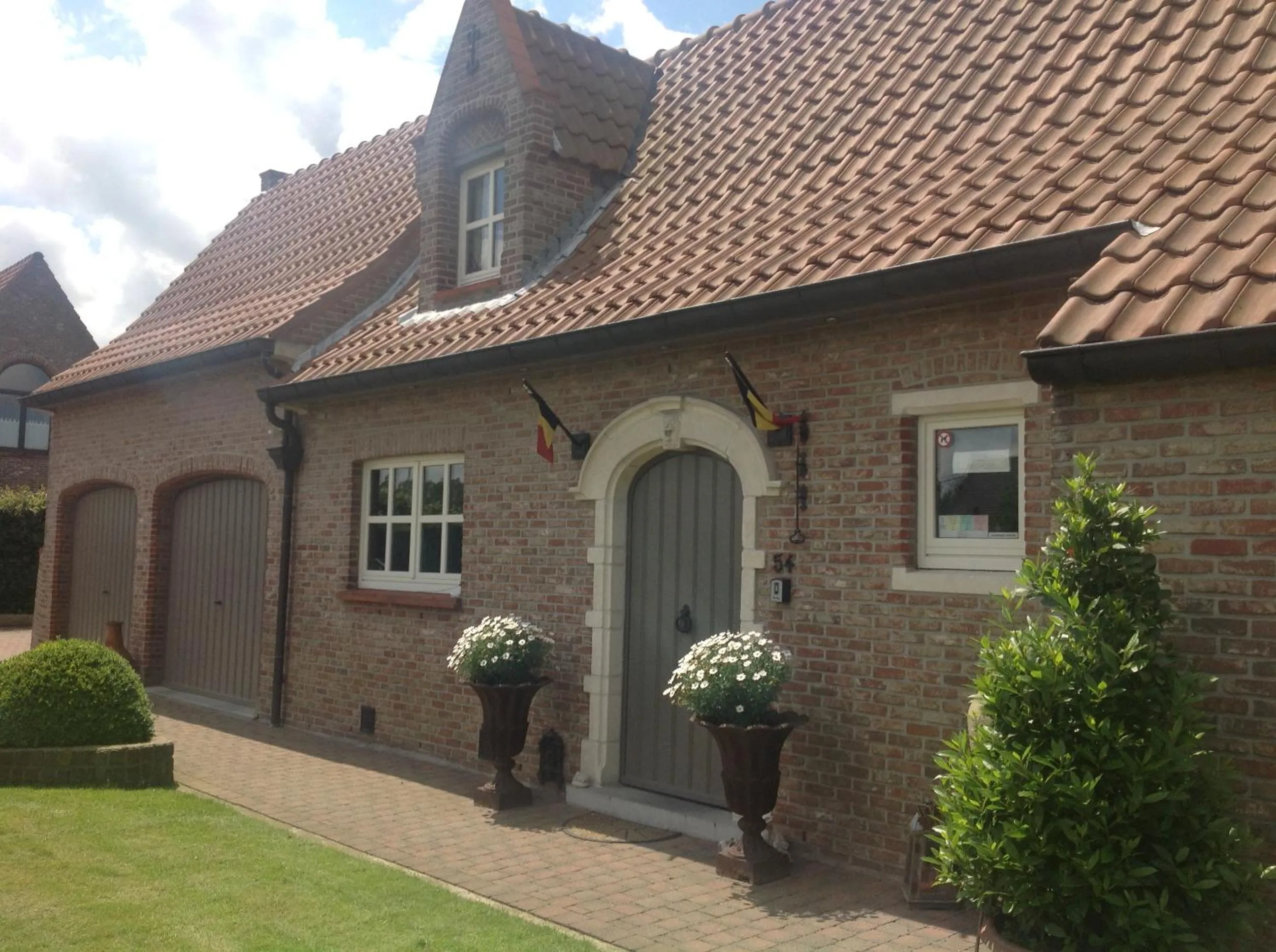 Facade/entrance in B&B Decoster