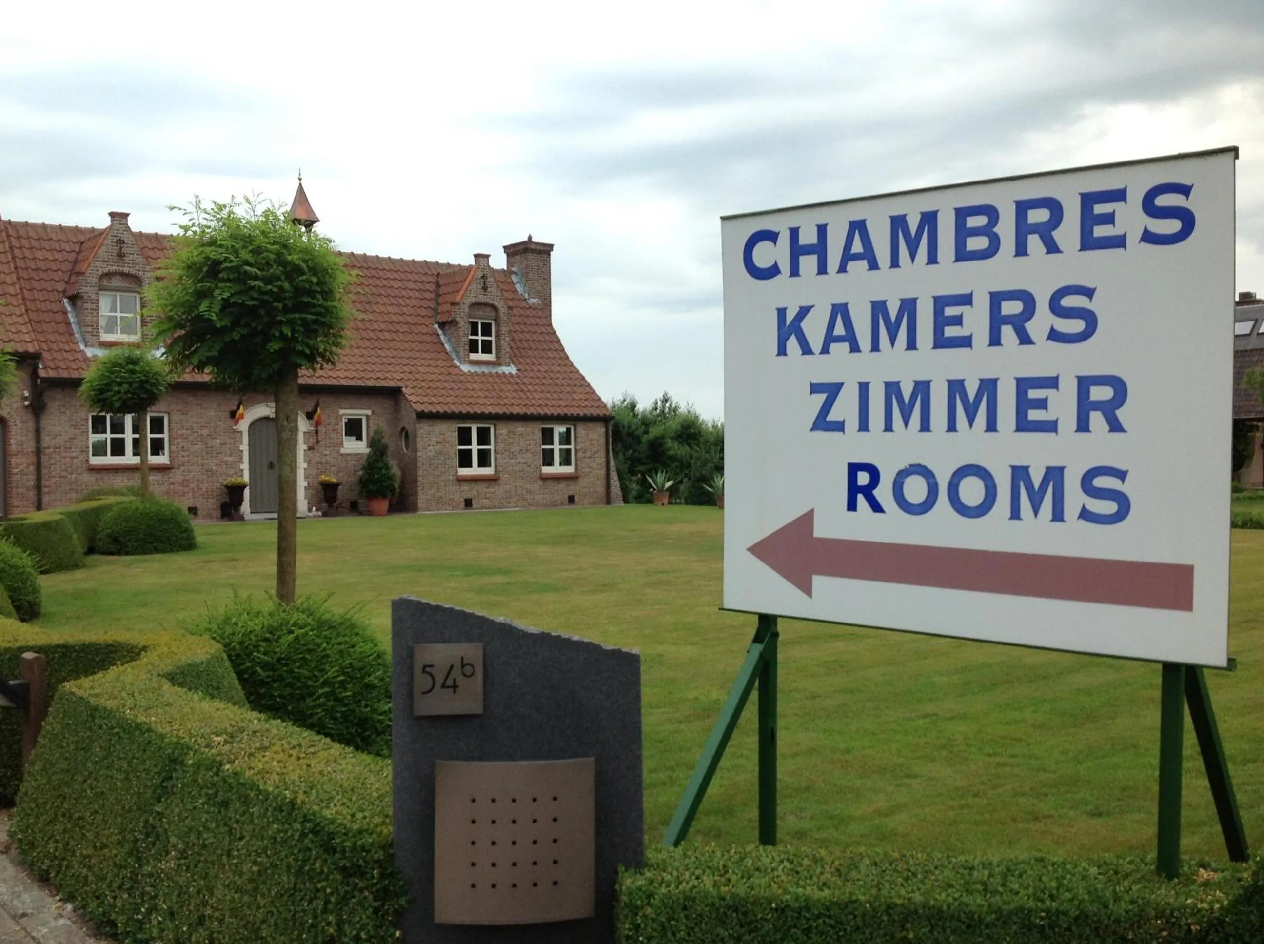Facade/entrance in B&B Decoster