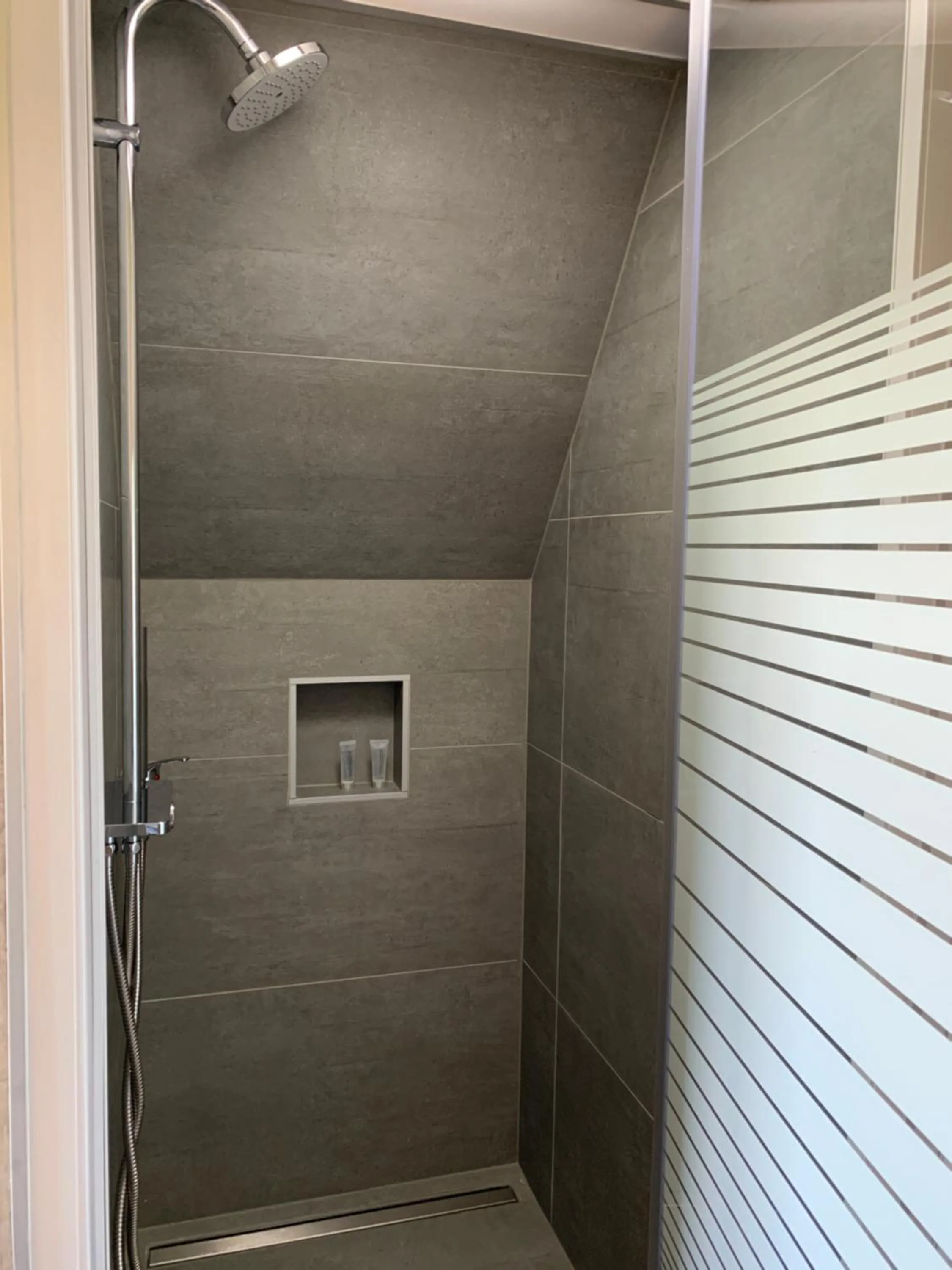 Shower in B&B Decoster
