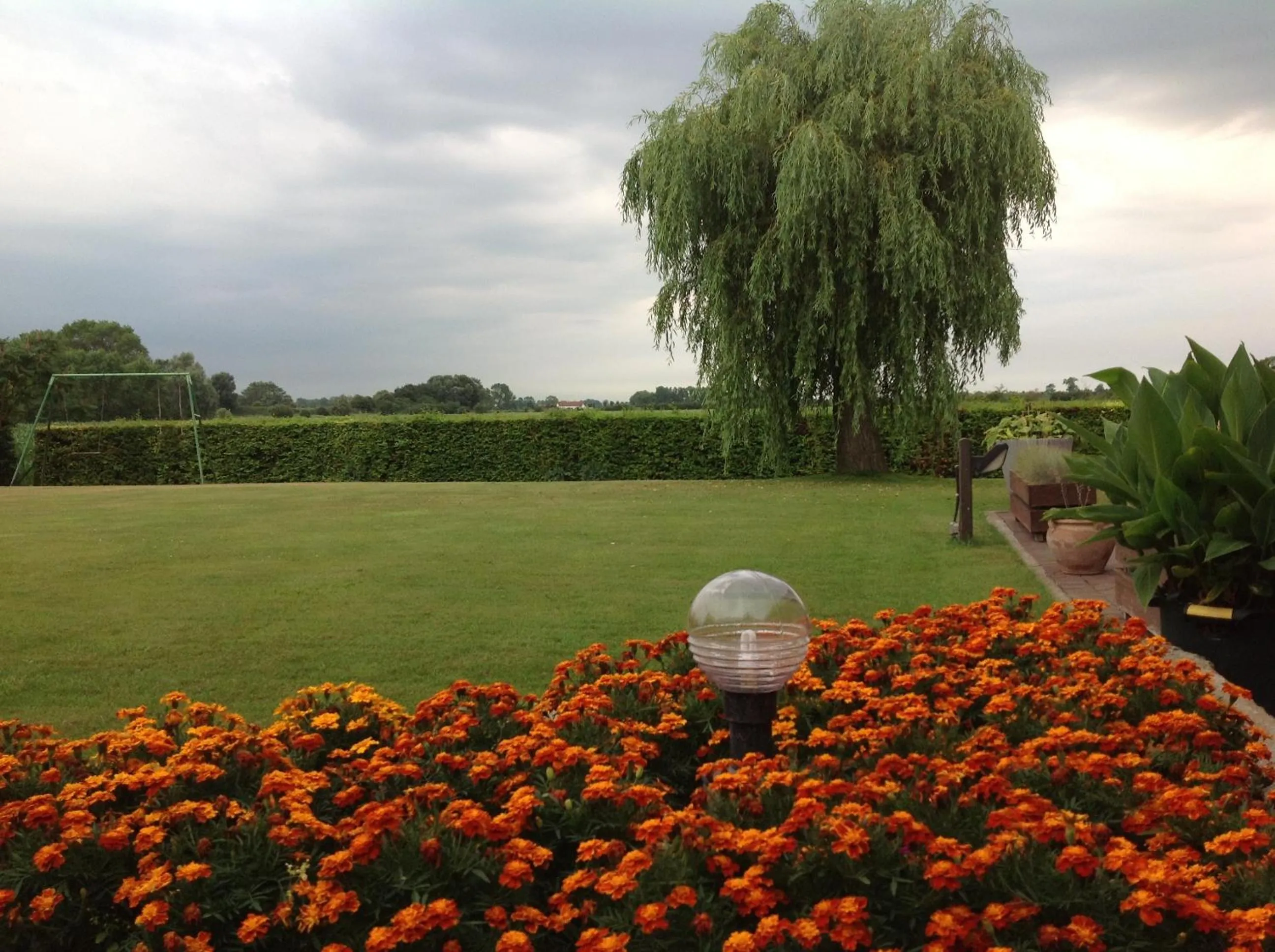 Garden view in B&B Decoster