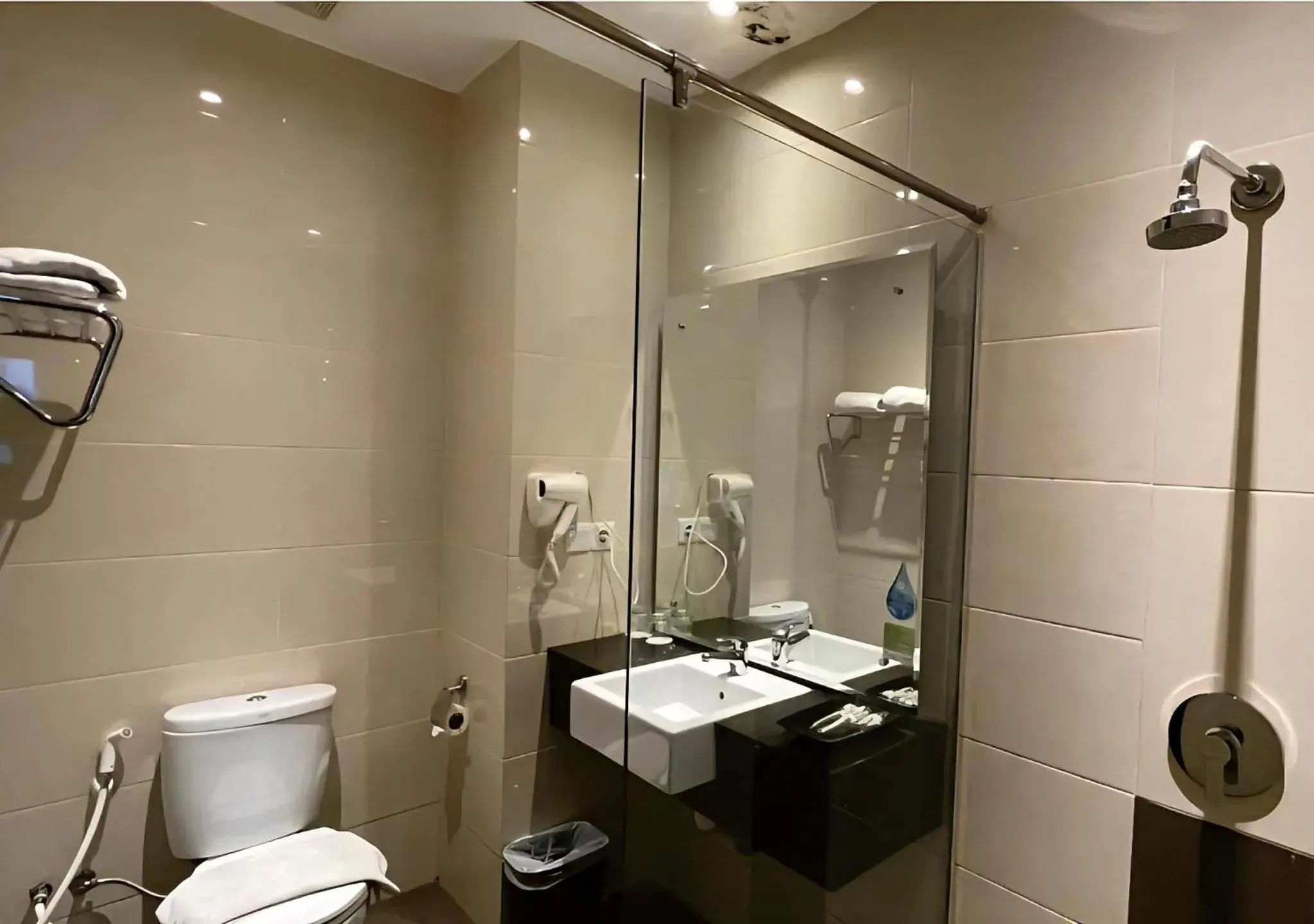 Bathroom in King's Hotel Nagoya Batam Bathroom in King's Hotel Nagoya Batam