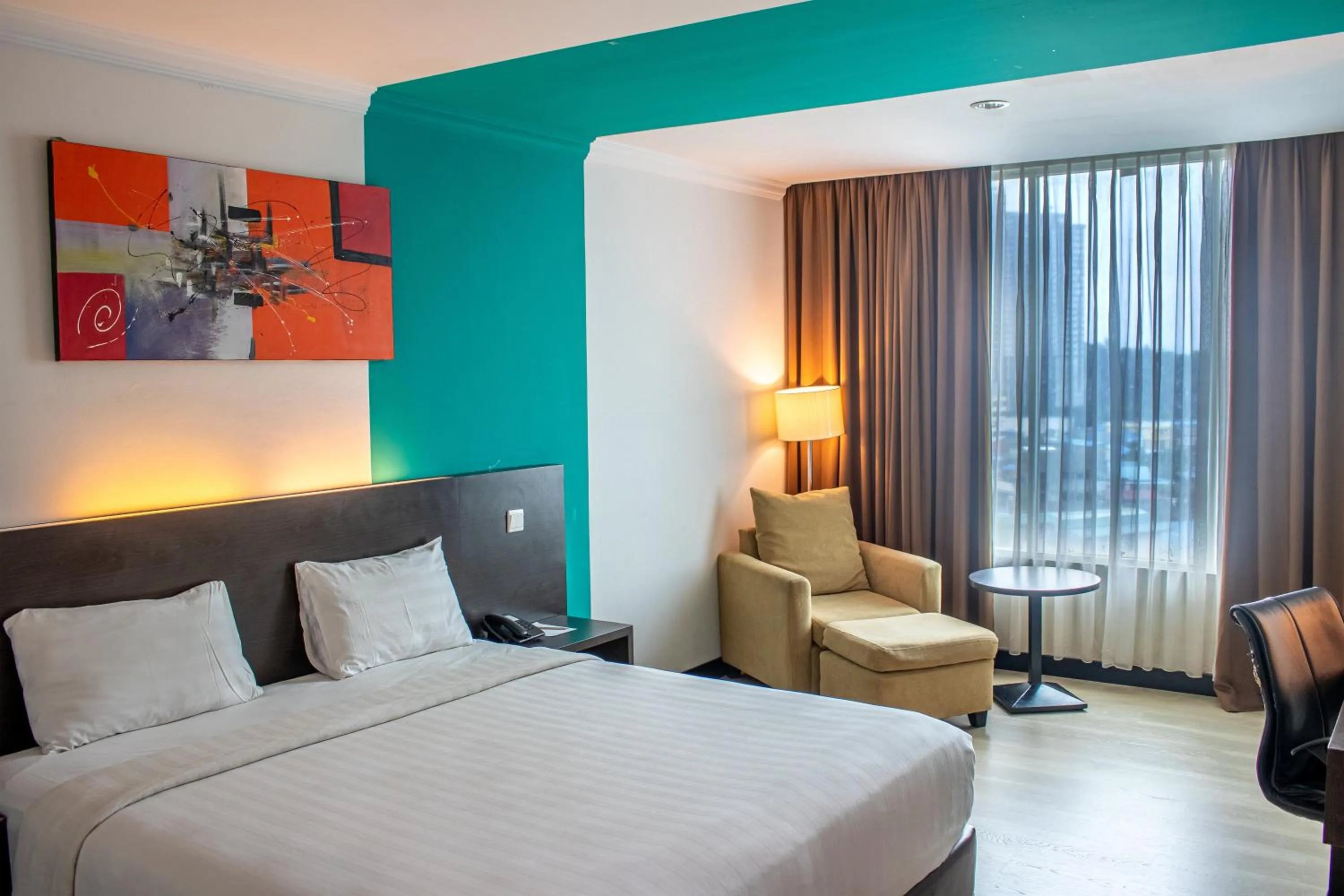 Bedroom, Bed in King's Hotel Nagoya Batam