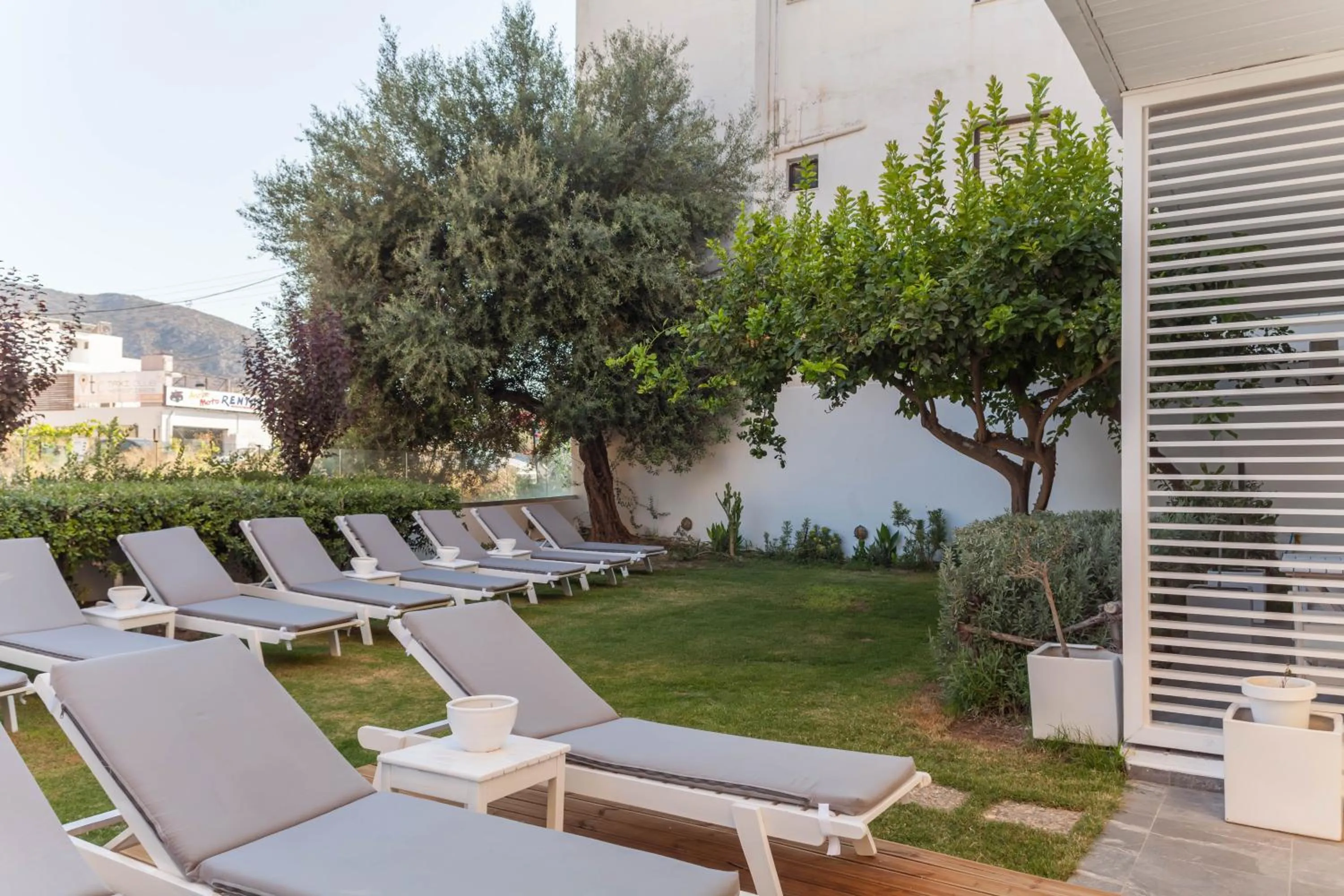 Garden in Fedra Boutique Apartments