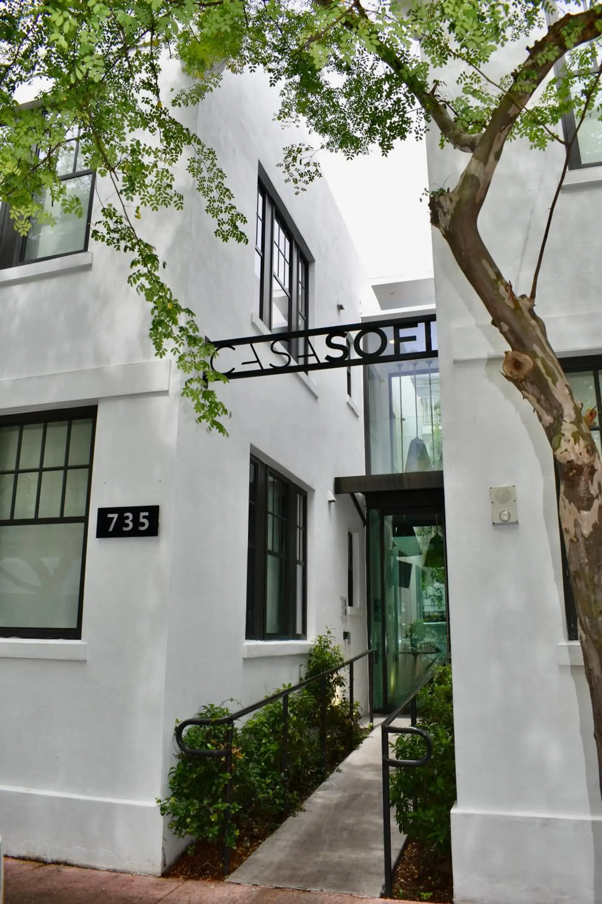 Property building in Casa Sofi Property building in Casa Sofi