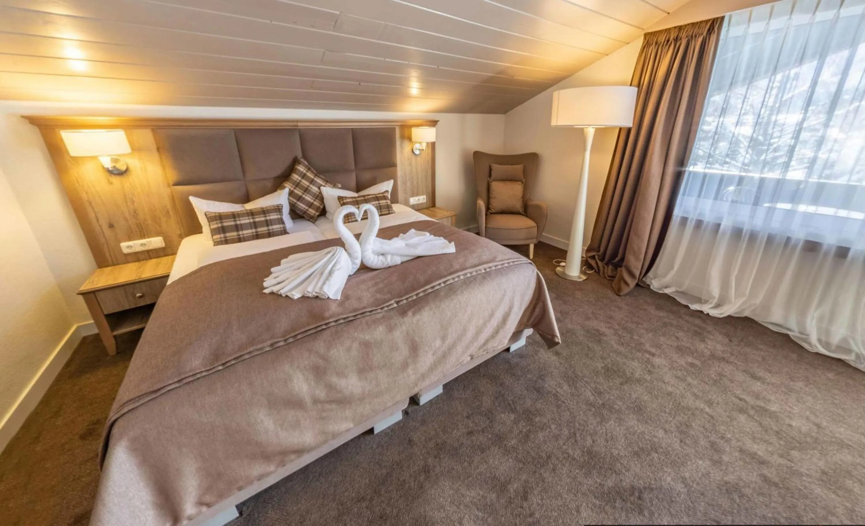 Photo of the whole room, Bed in Hotel Quellenhof