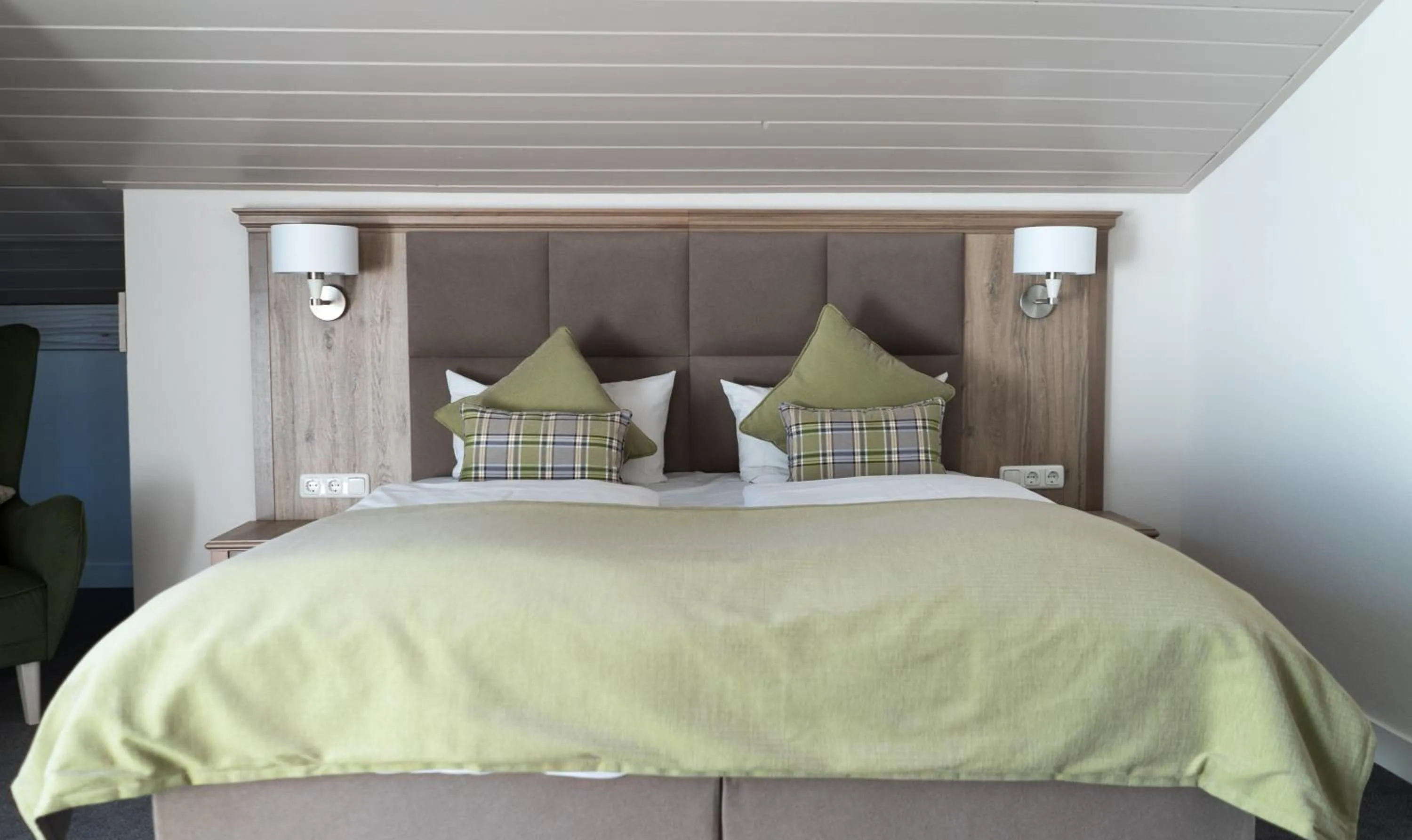 Photo of the whole room, Bed in Hotel Quellenhof