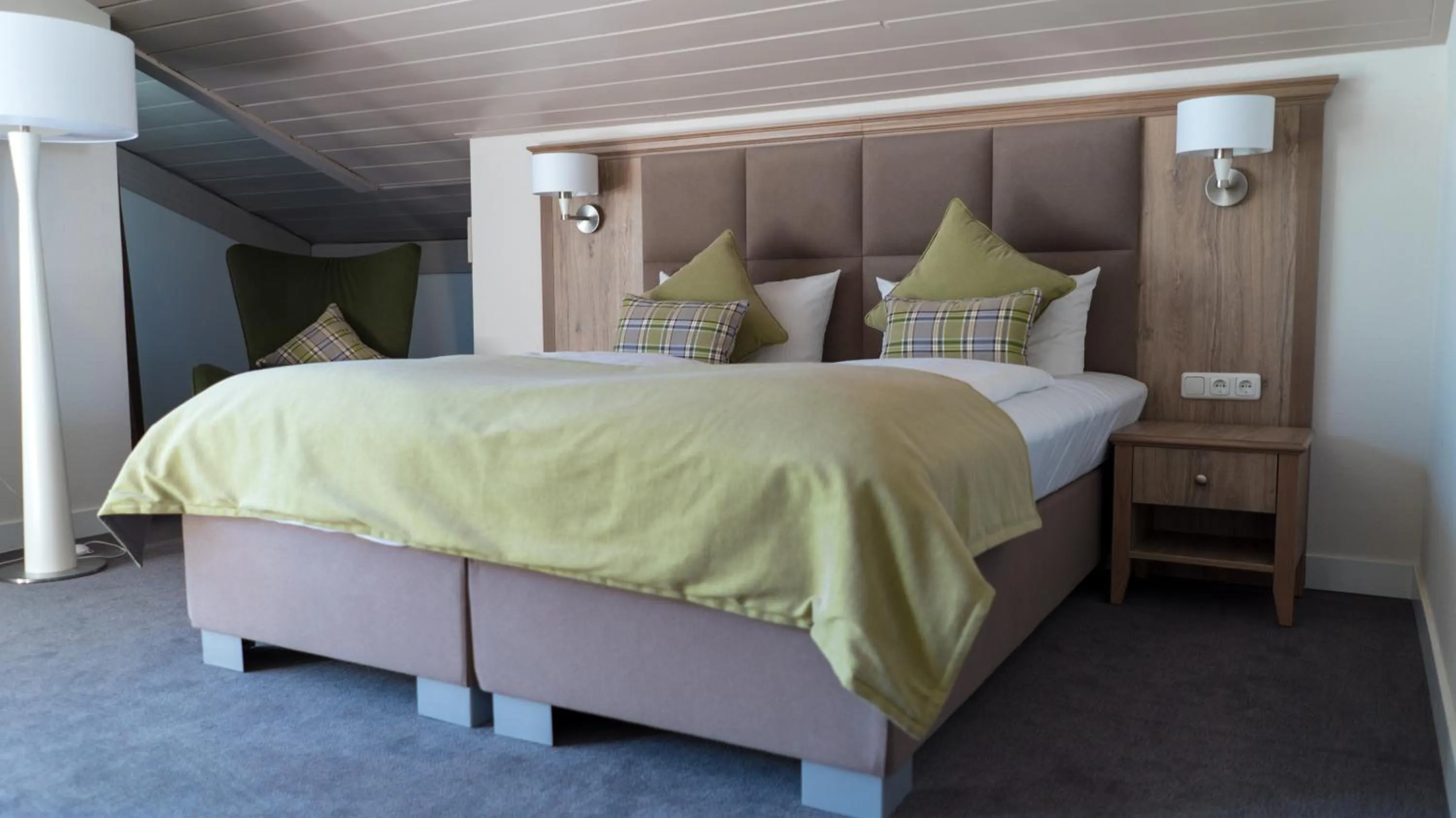 Photo of the whole room, Bed in Hotel Quellenhof