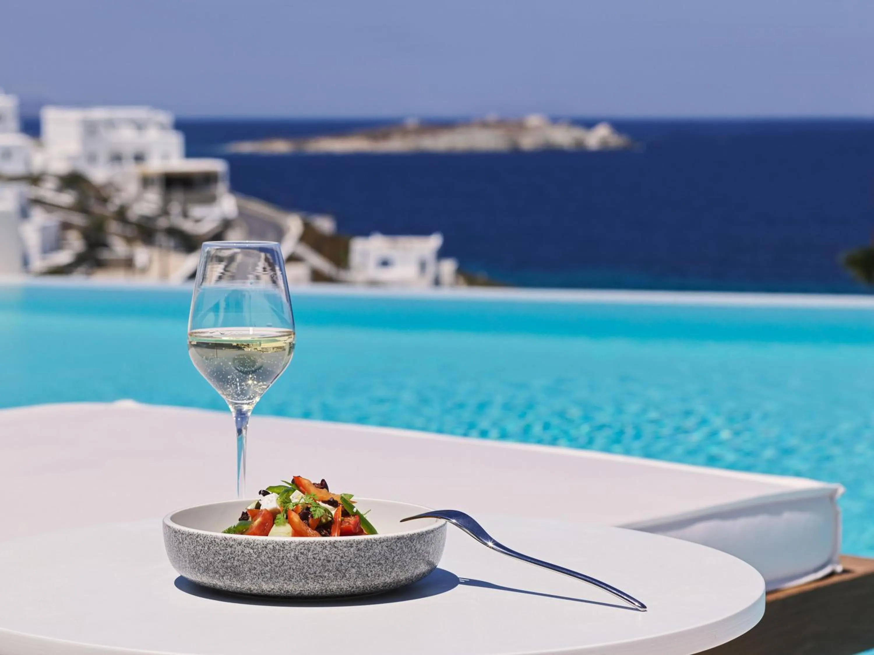 Food and drinks in Mykonos Earth Suites