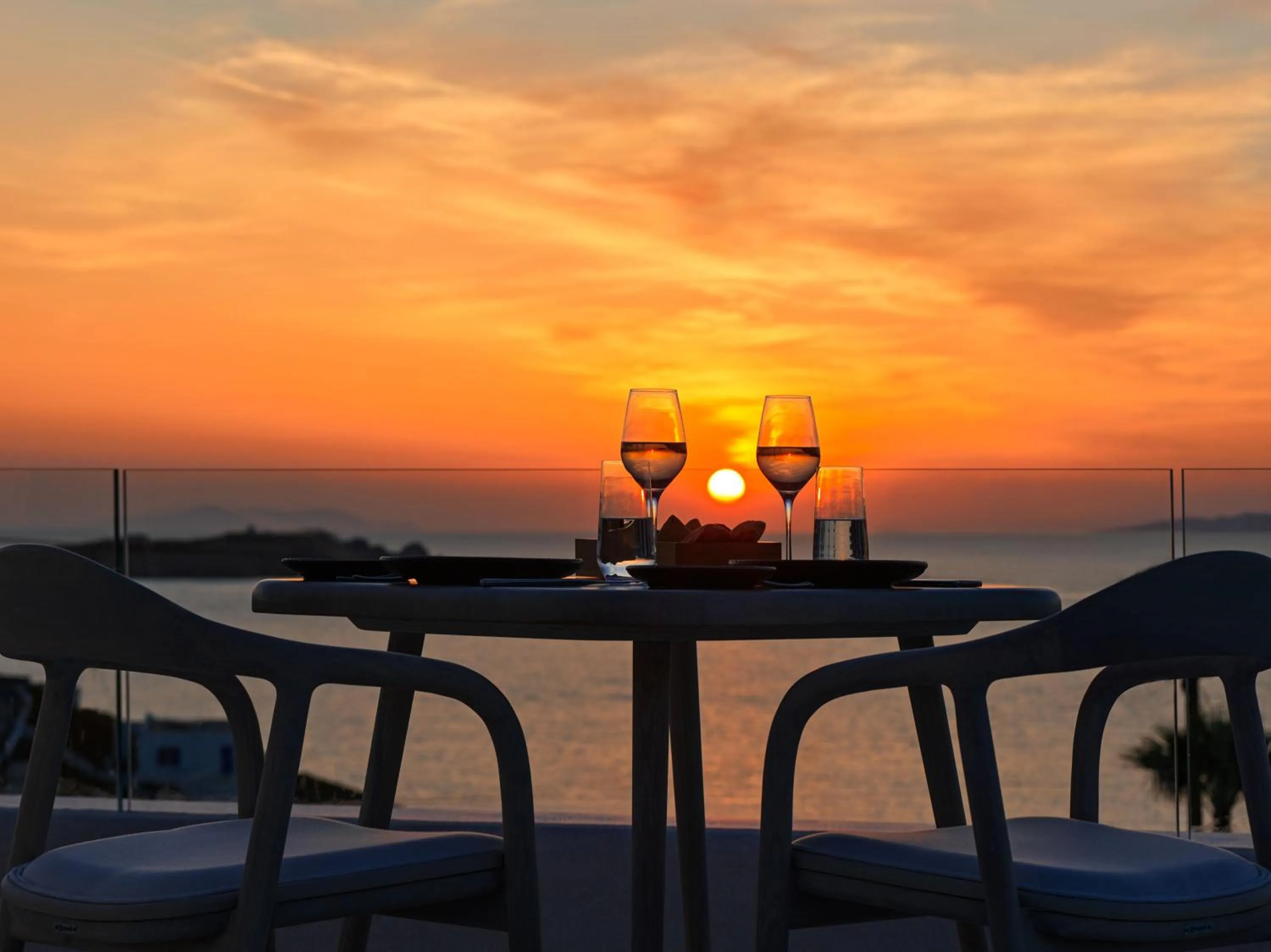 Restaurant/places to eat in Mykonos Earth Suites