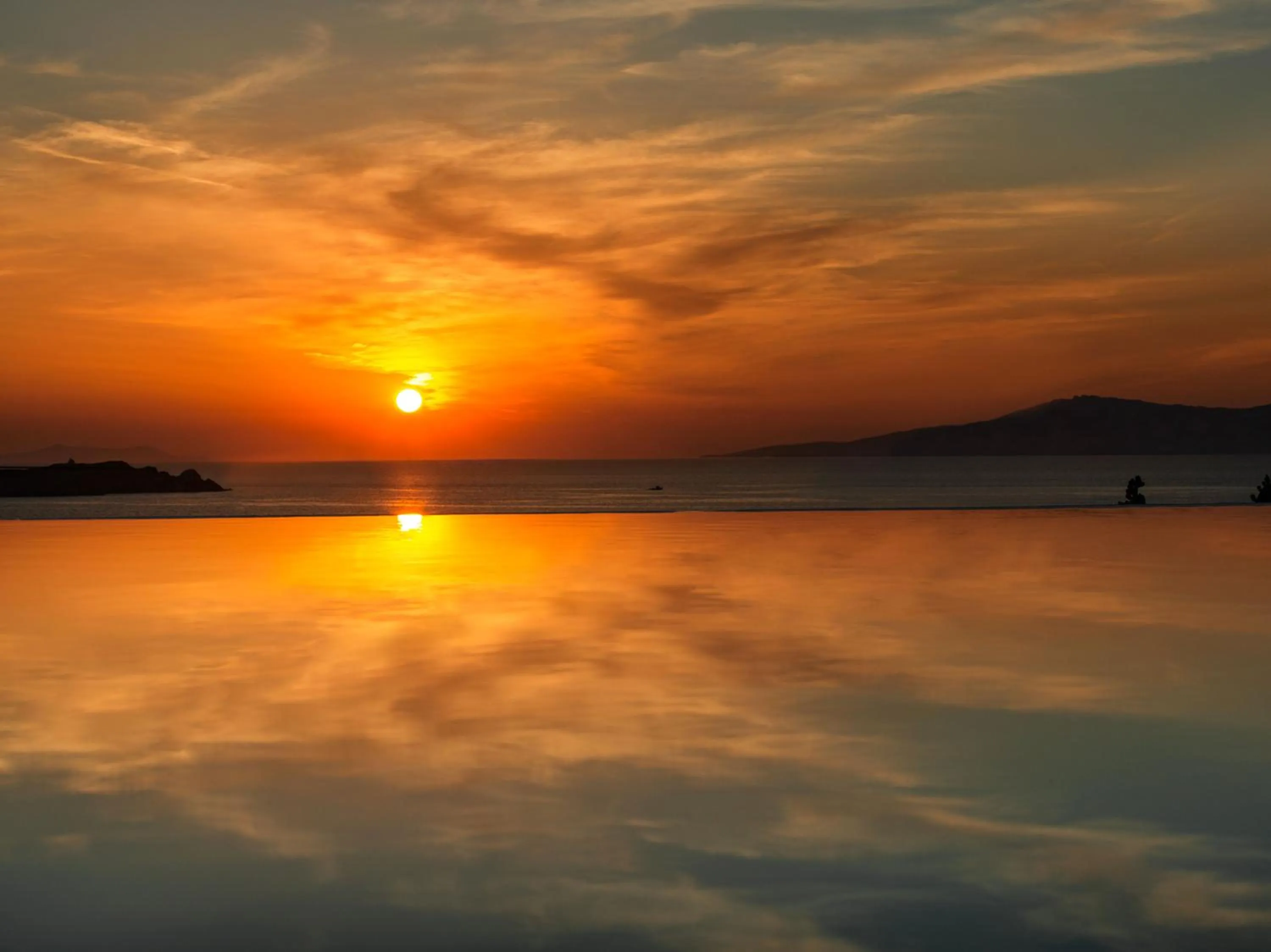 Restaurant/places to eat in Mykonos Earth Suites