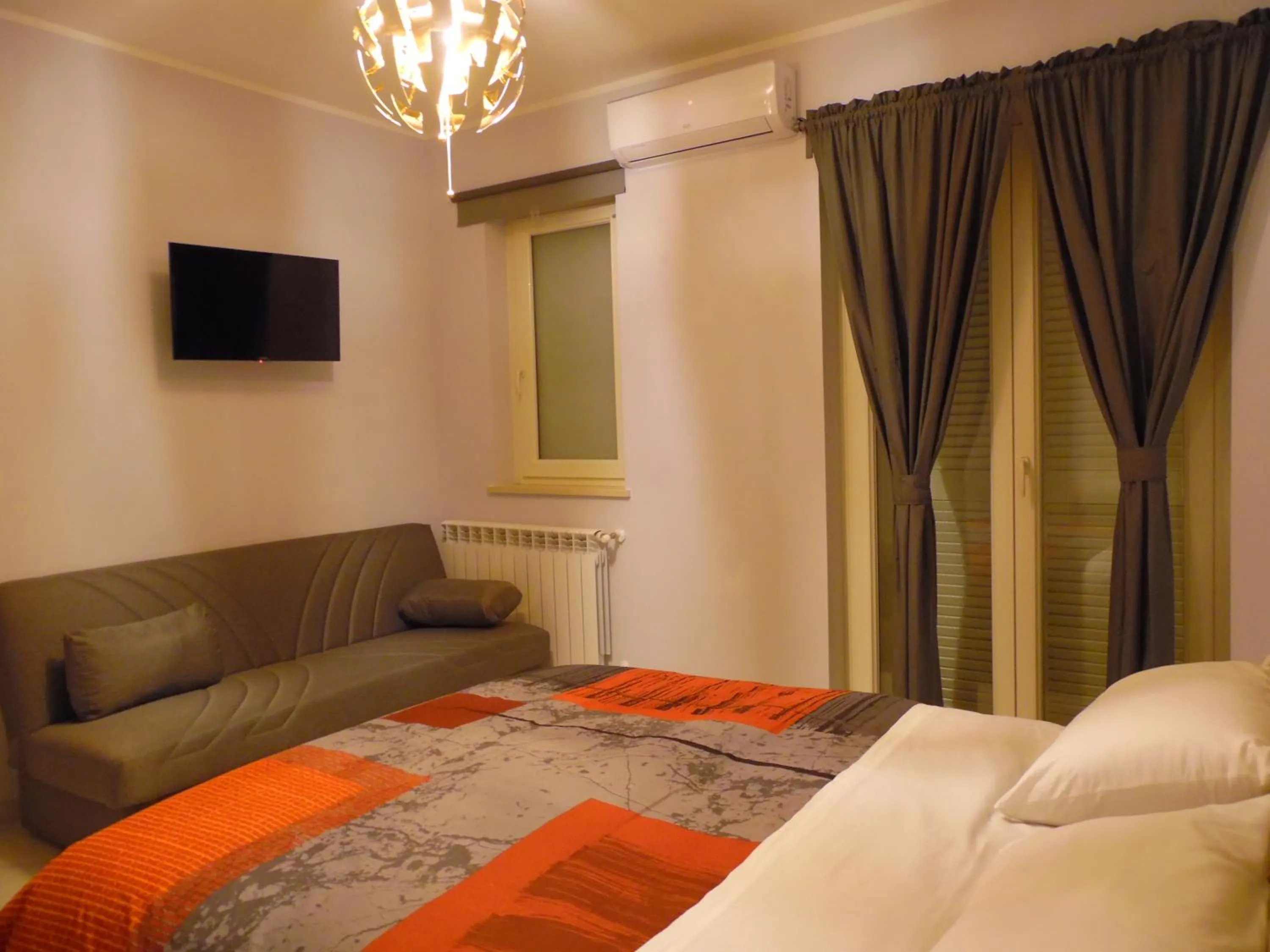 Bed in B&B White One