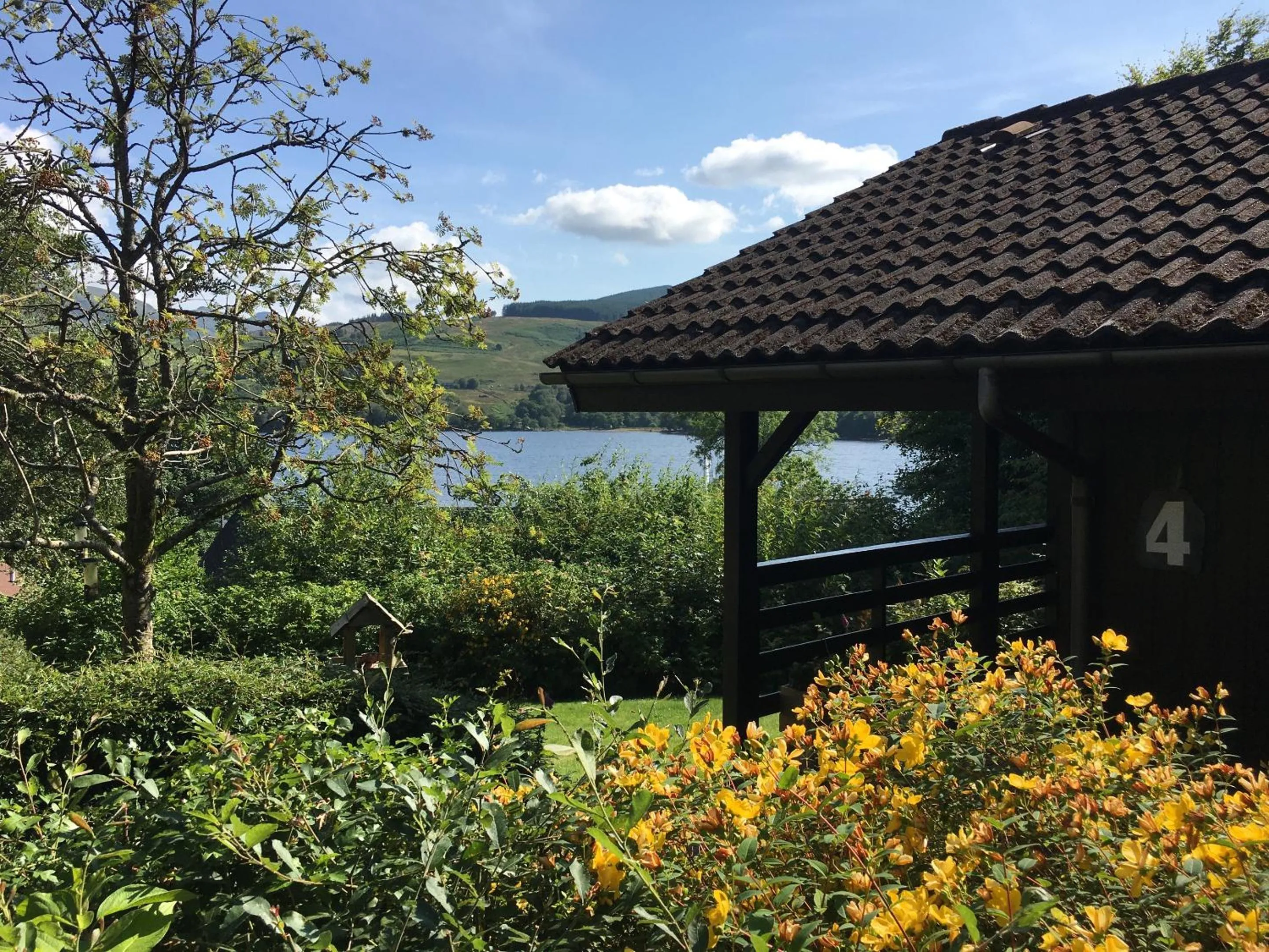 Cosy Modern Nordic Lodge w/ Loch View & Log Burner