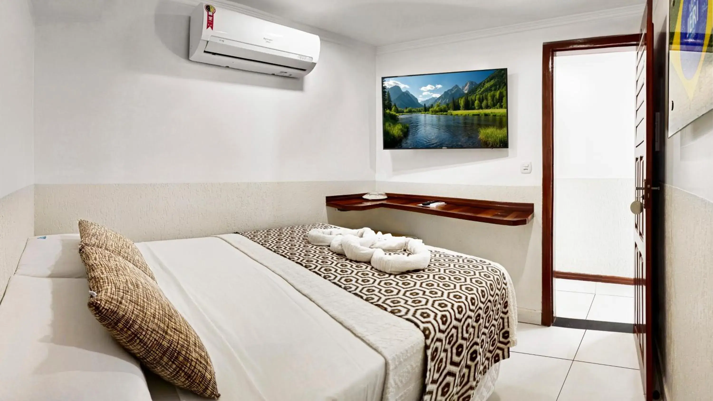 Bedroom, Bed in Vila Jeri Hotel Bedroom, Bed in Vila Jeri Hotel