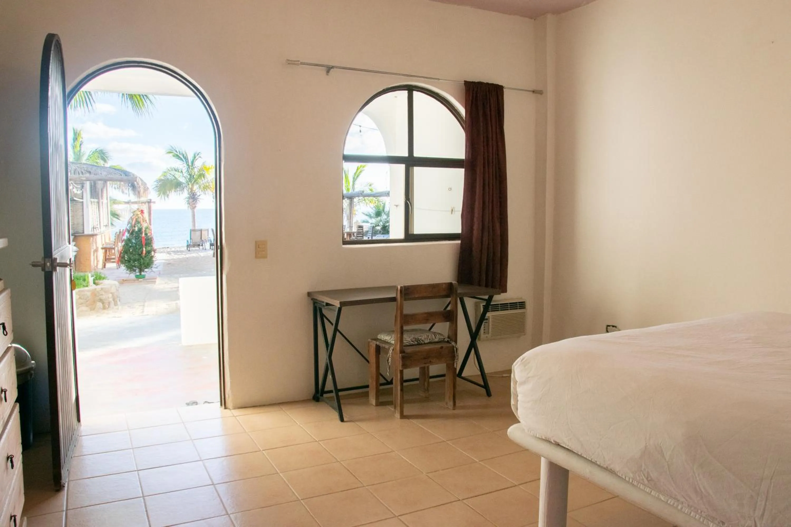 Bed in La Ventana Beach Resort