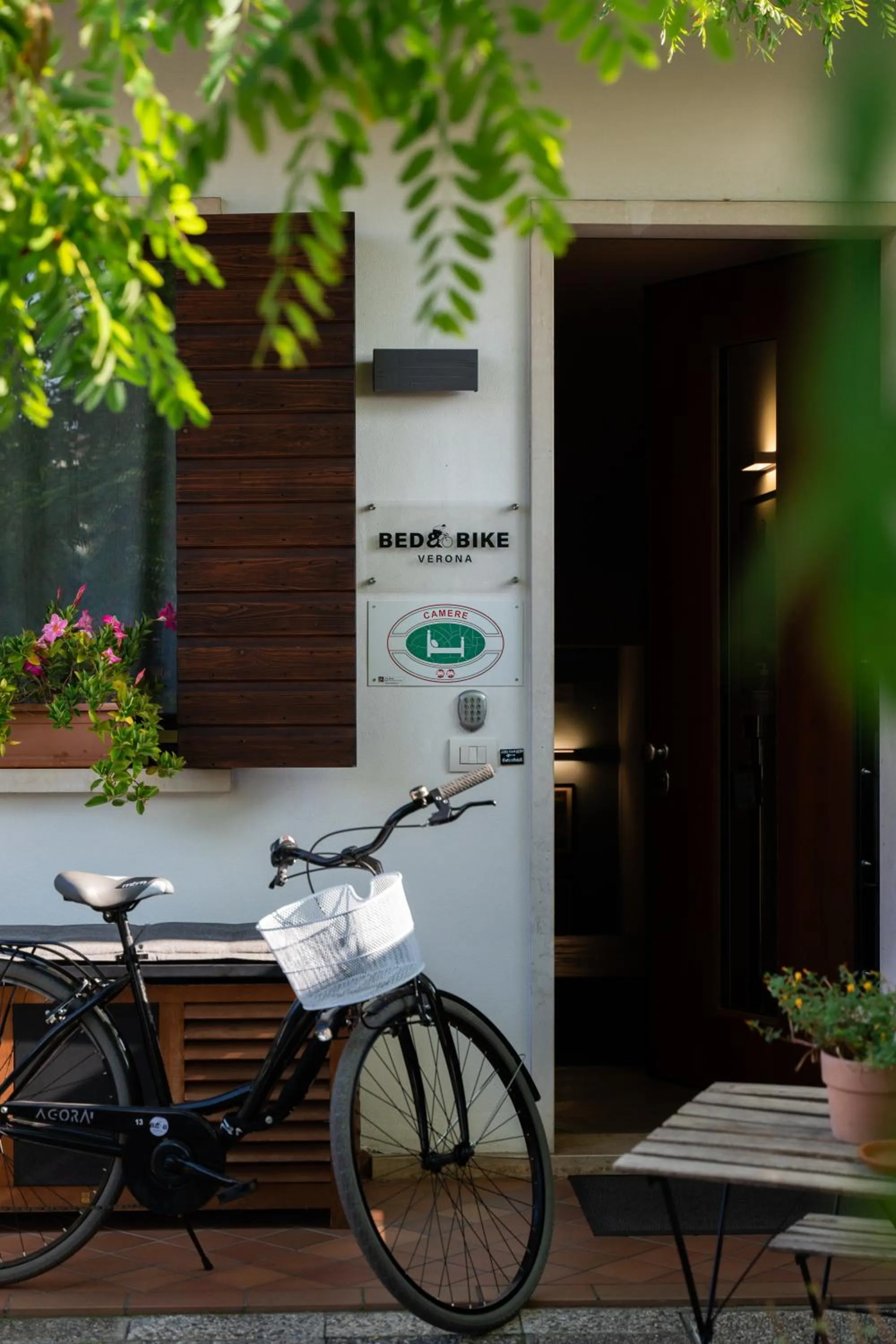 Property building in Bed and Bike Verona