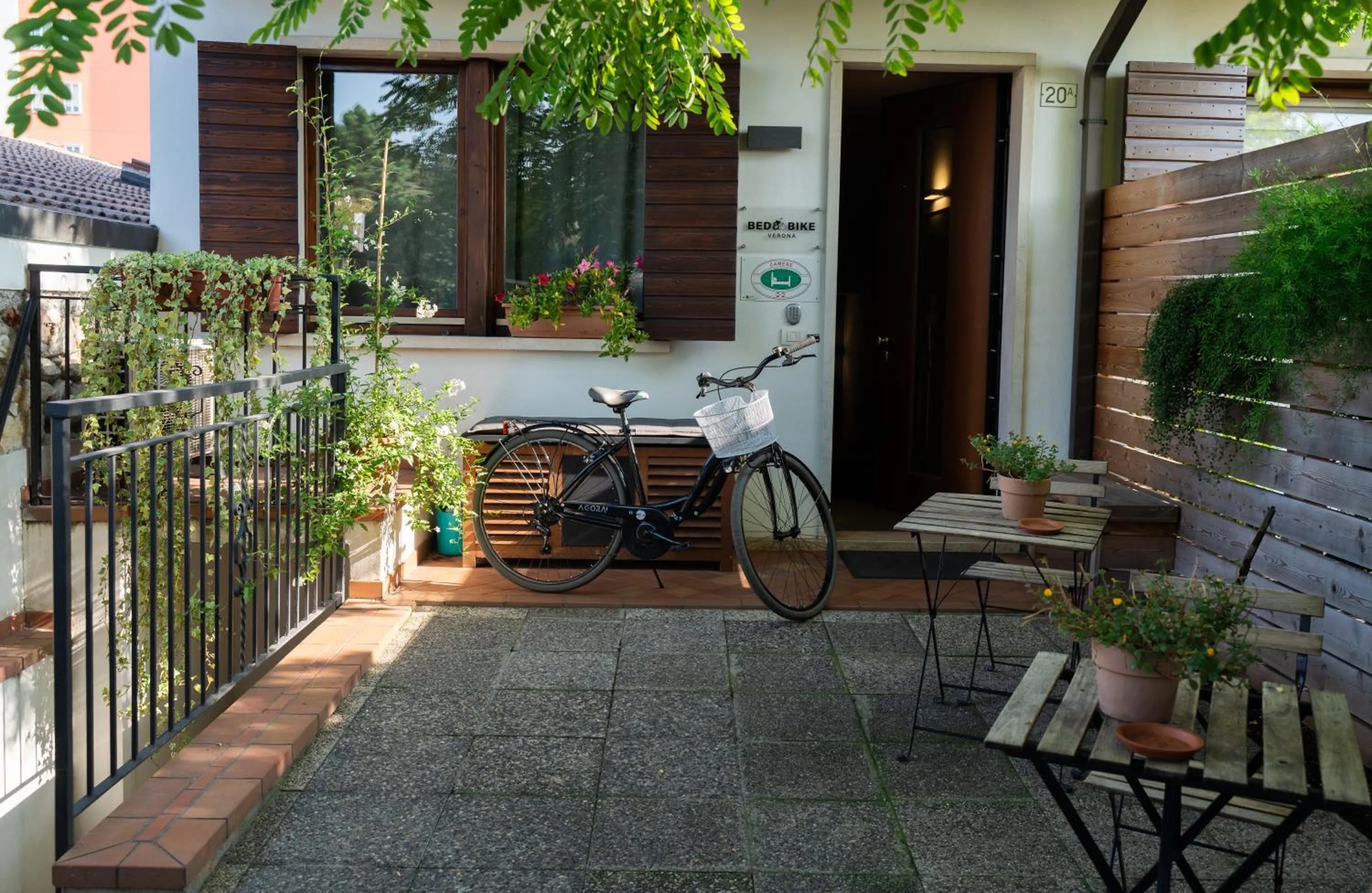 Property building in Bed and Bike Verona