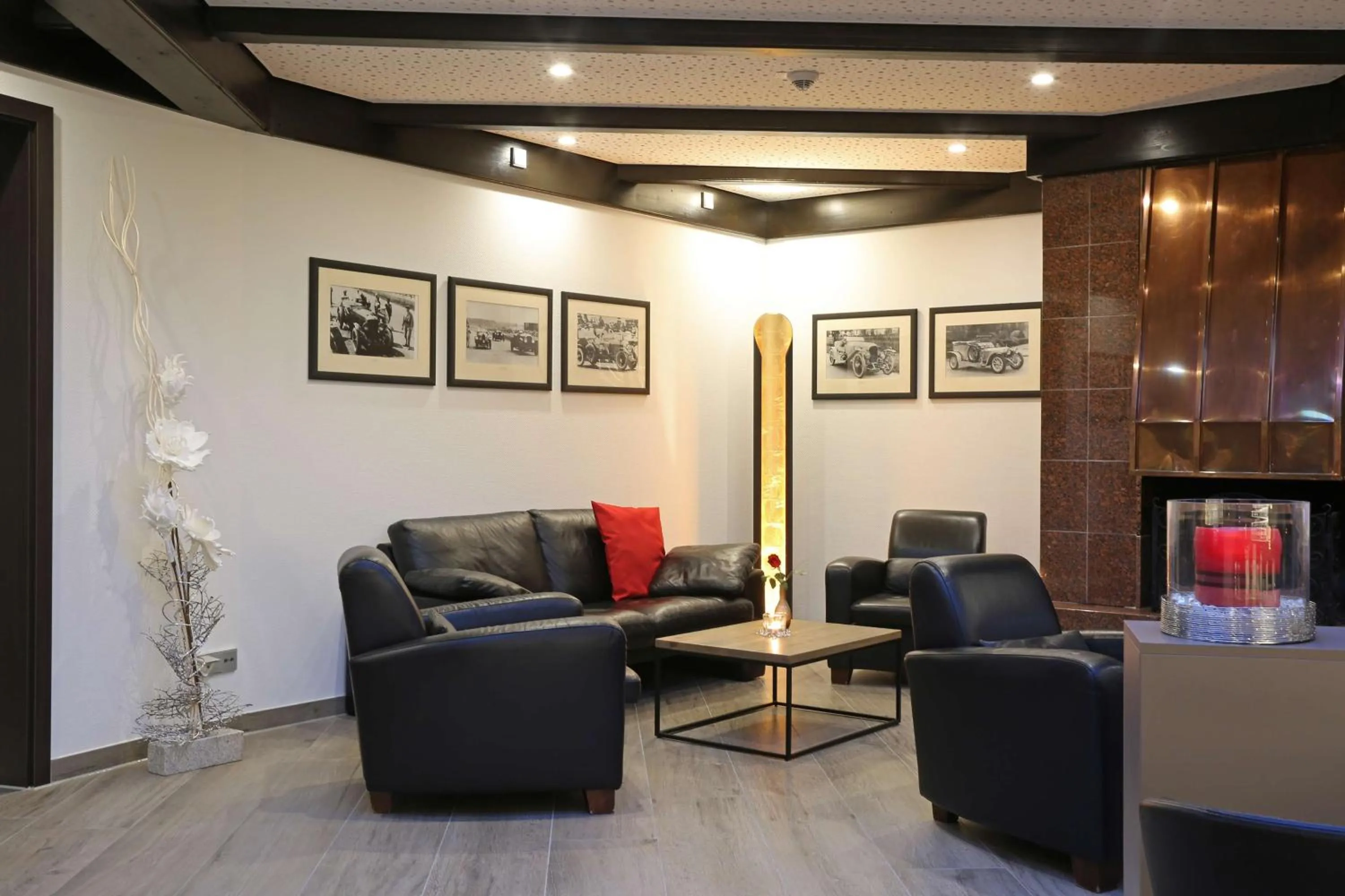 Lounge or bar in Privathotel alte mühle Wolfsburg-Weyhausen