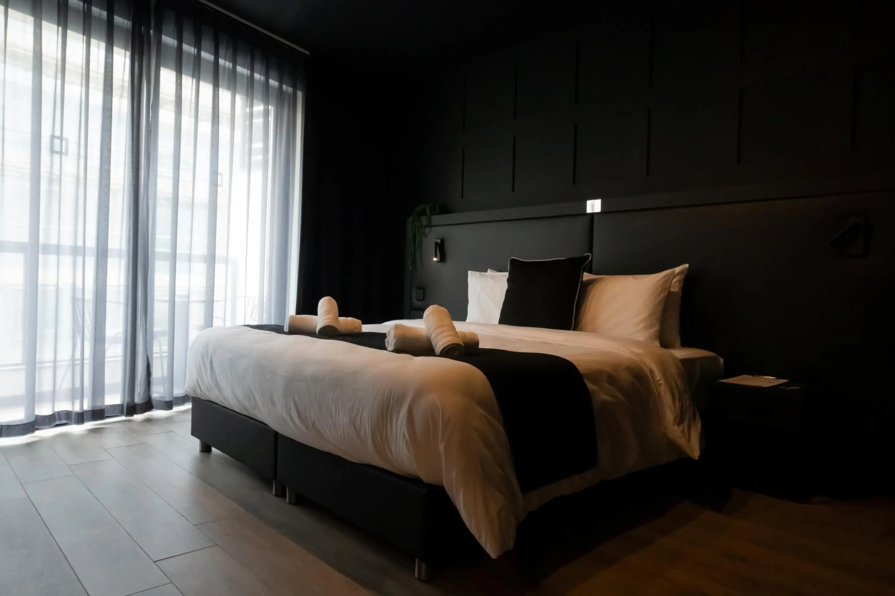 Bedroom, Bed in Block