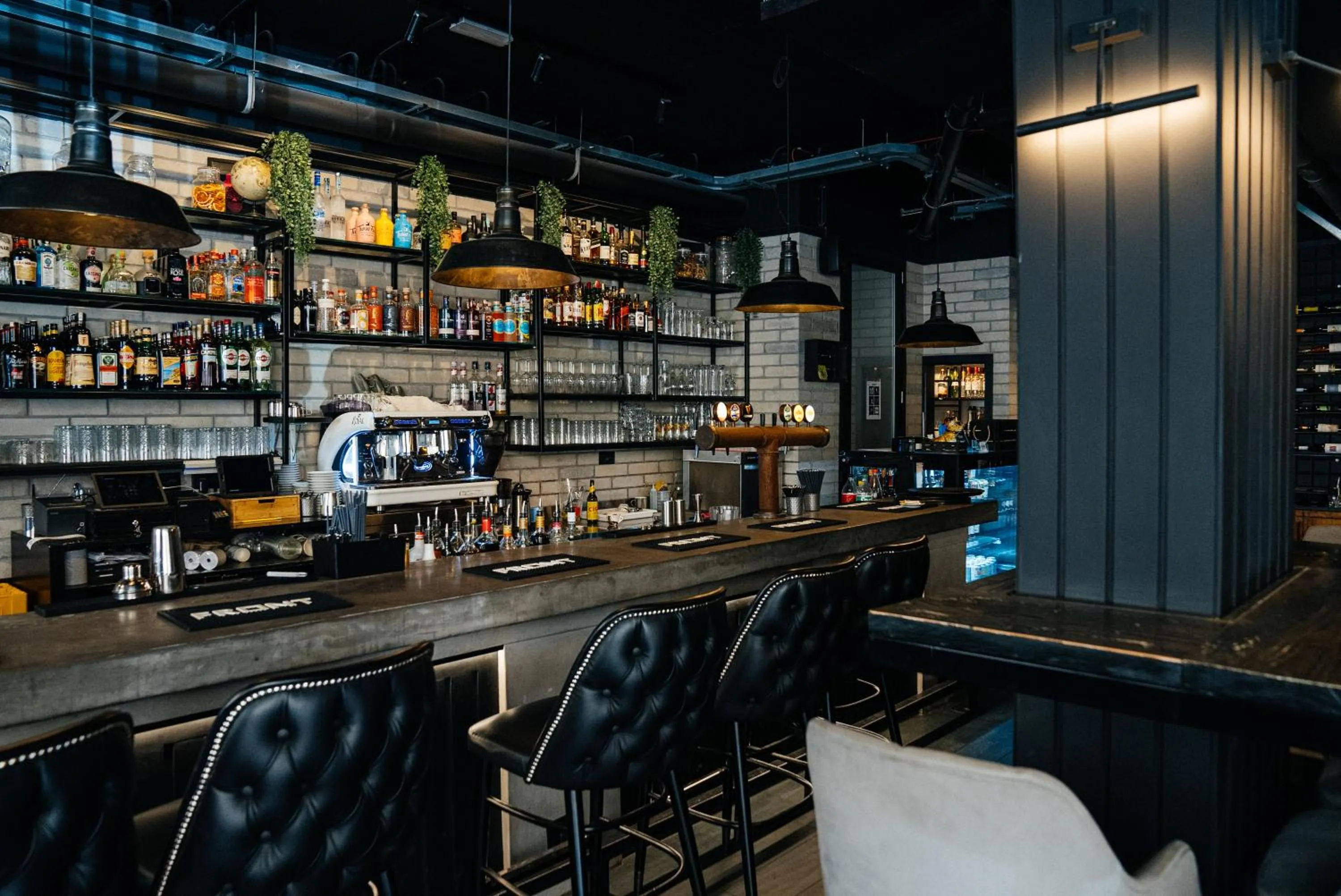 Restaurant/places to eat in Block