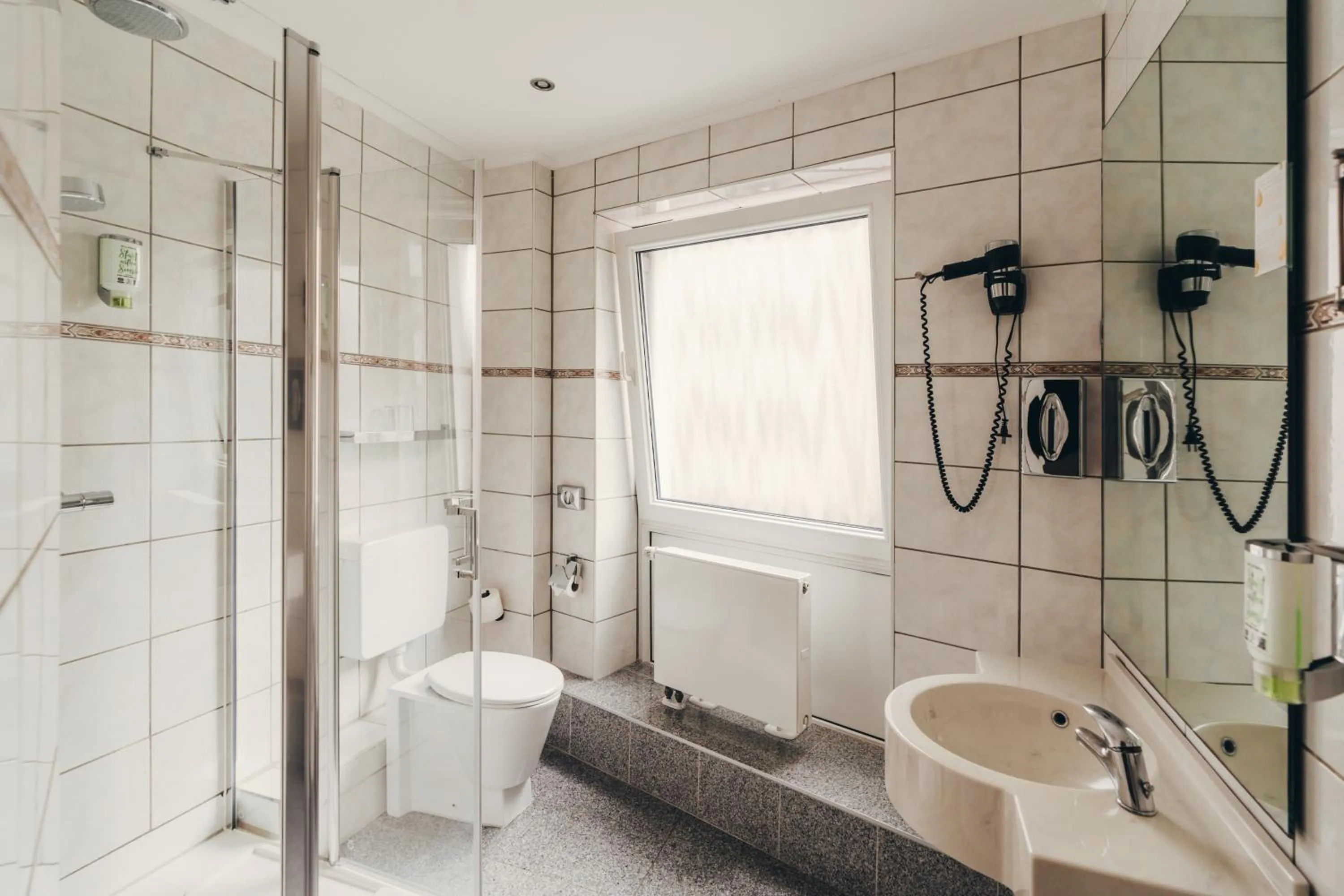 Shower in Boutique Hotel Düsseldorf Berial