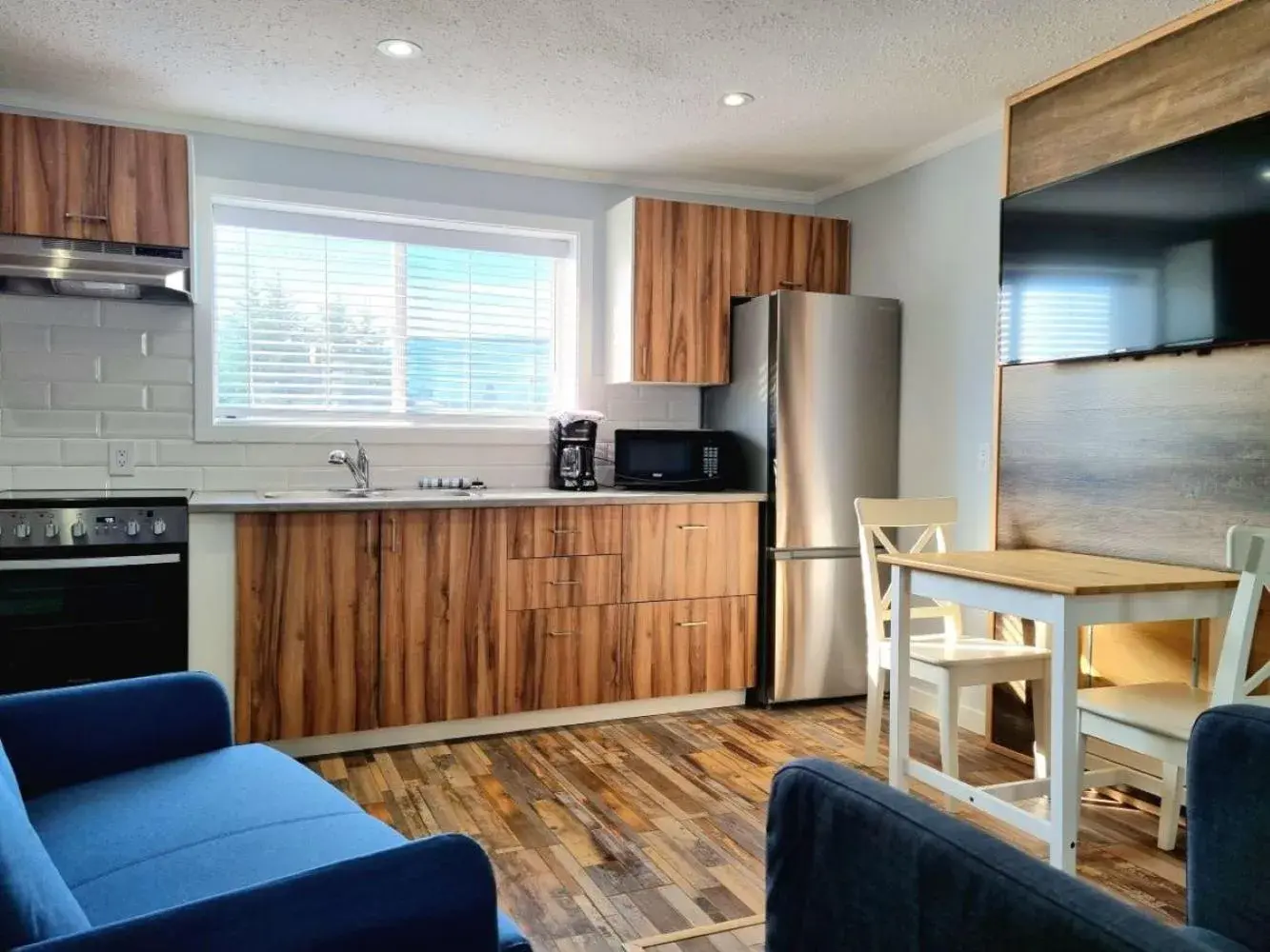 Deluxe Queen Room in The Orchard at Oliver Deluxe Queen Room in The Orchard at Oliver