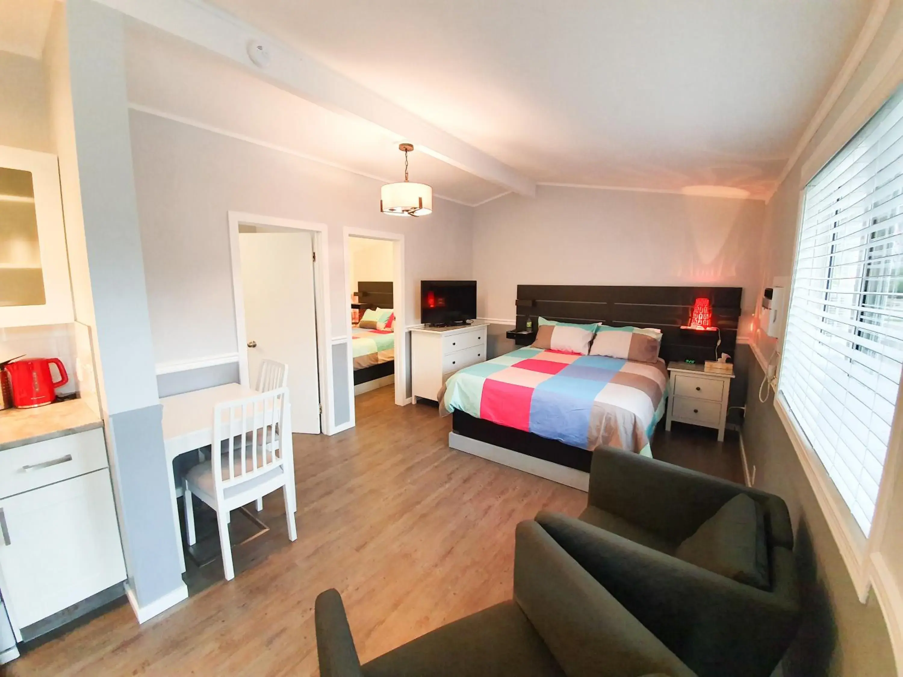 Family Suite in The Orchard at Oliver Family Suite in The Orchard at Oliver