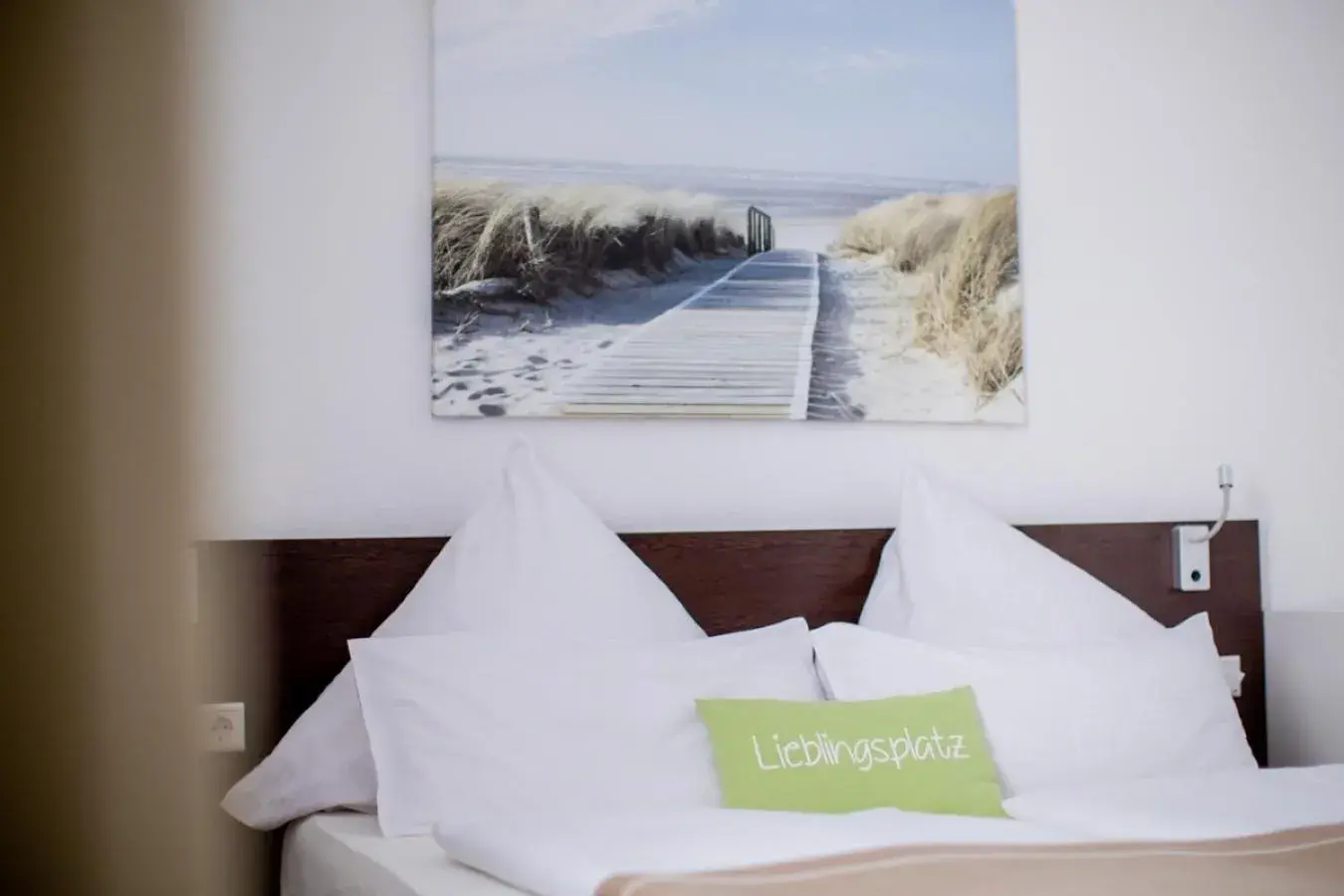 Photo of the whole room, Bed in Hotel Das Kronprinz Photo of the whole room, Bed in Hotel Das Kronprinz