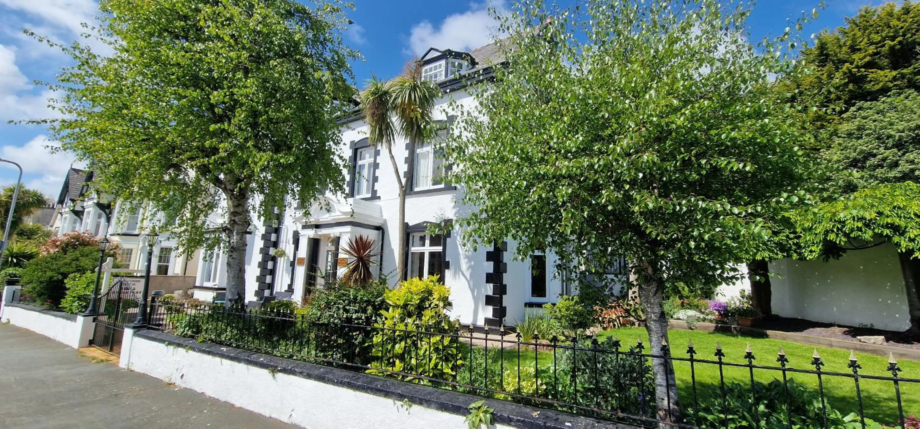 Holcombe House Guest House