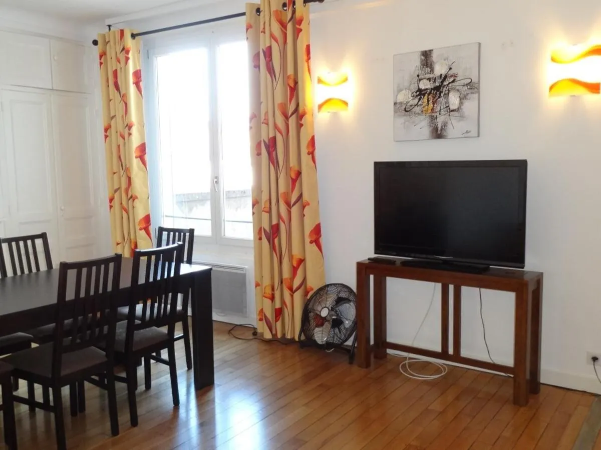 Living room in ApartHotel François 1er - 16ème