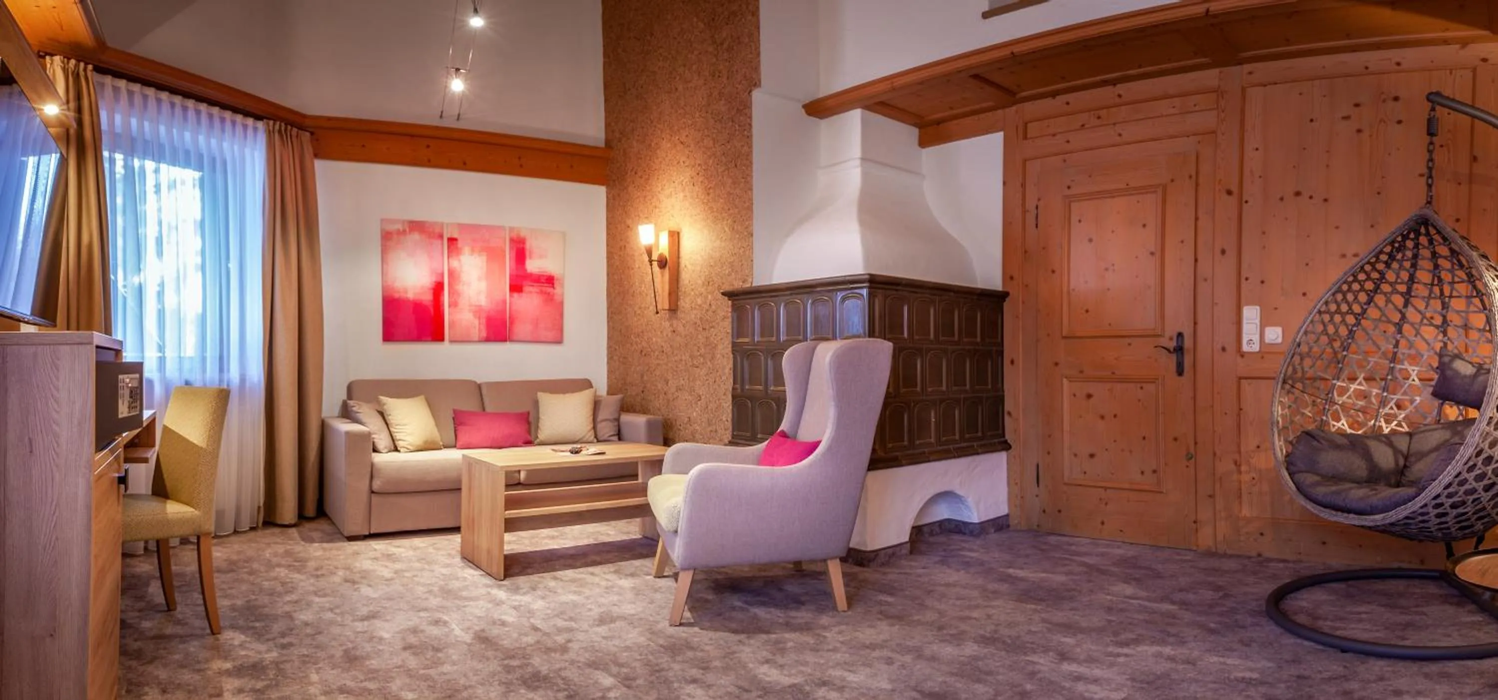 Photo of the whole room in Hotel Bergruh