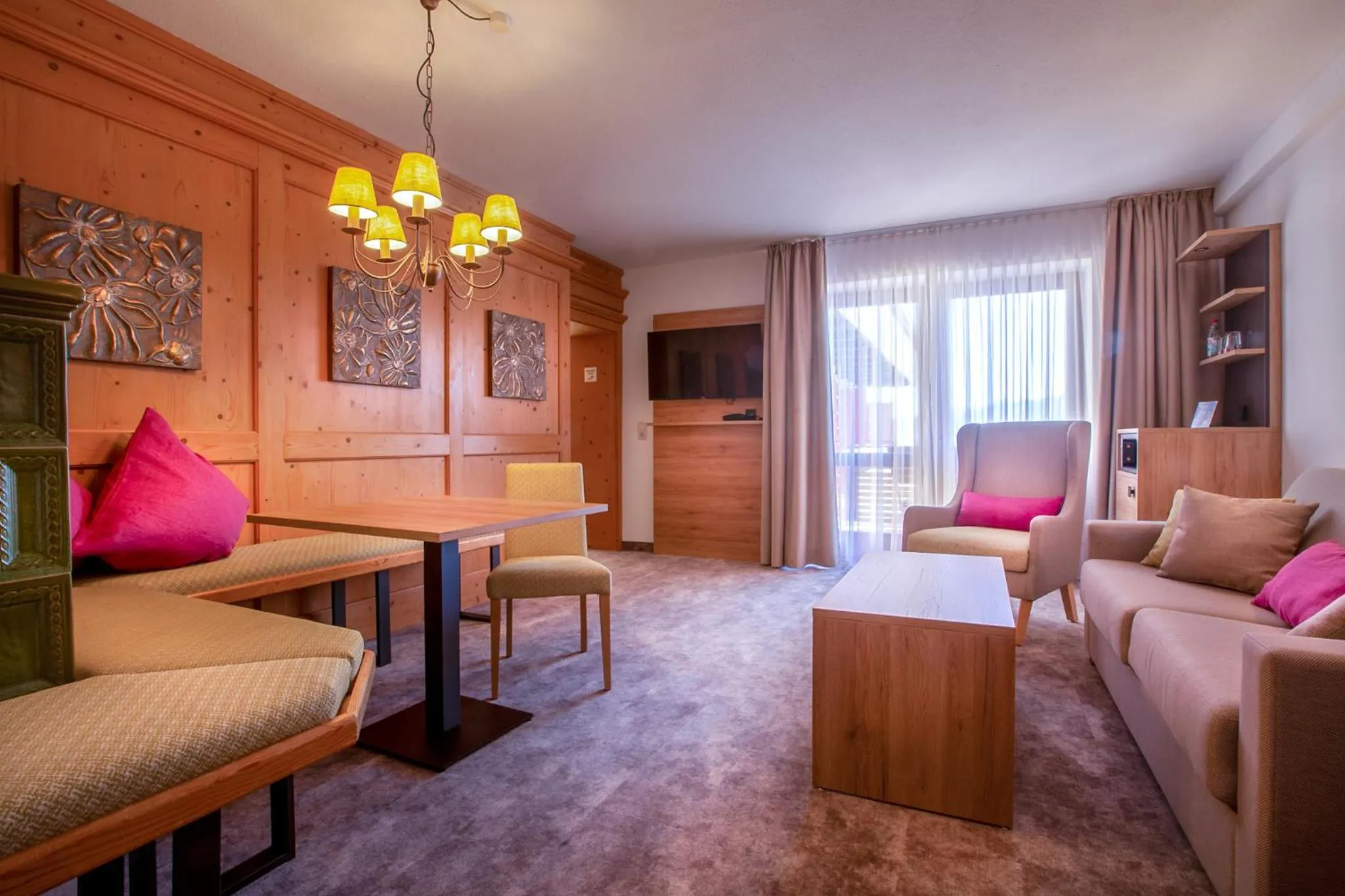 Photo of the whole room in Hotel Bergruh