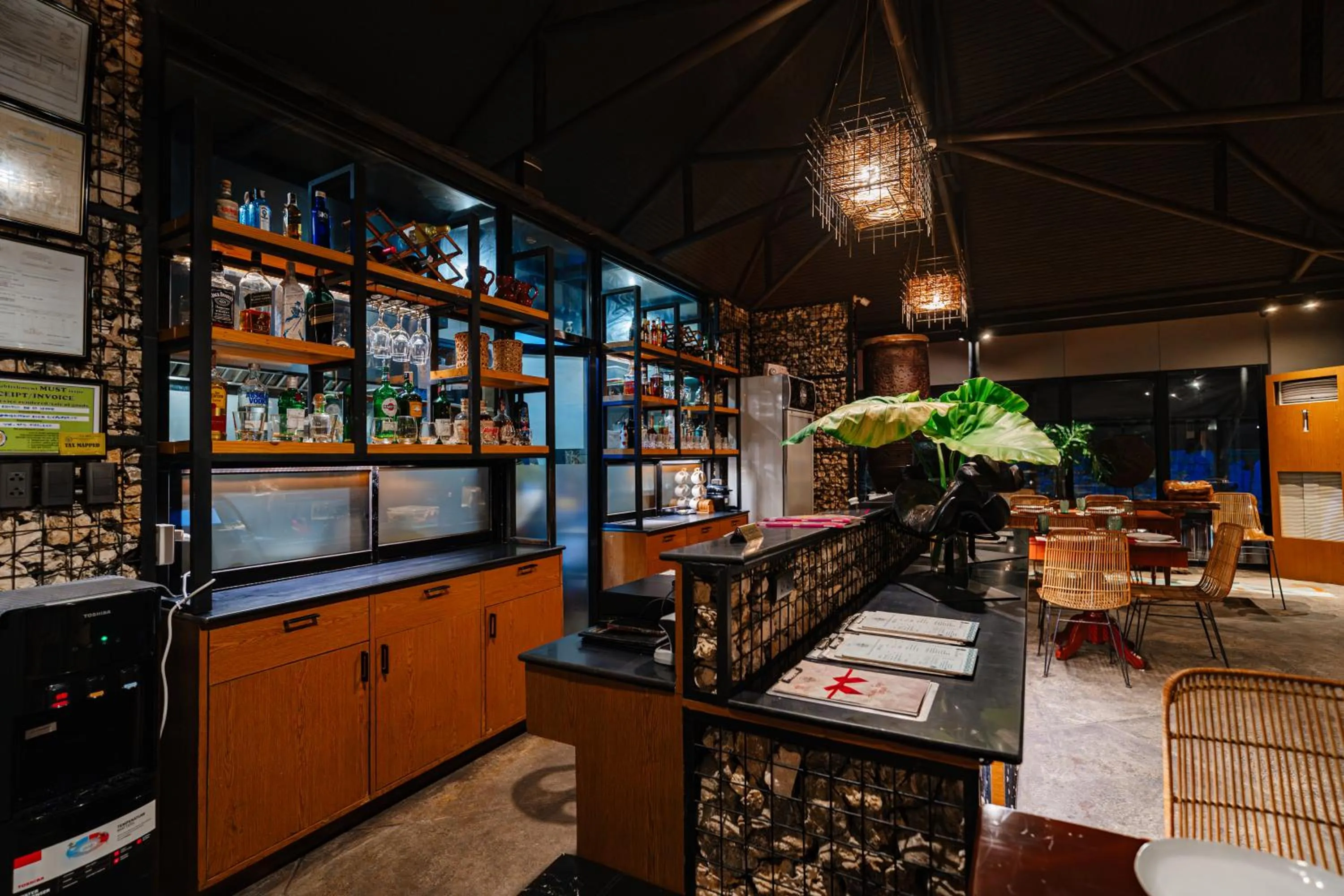 Restaurant/places to eat in The Henry Resort Dumaguete