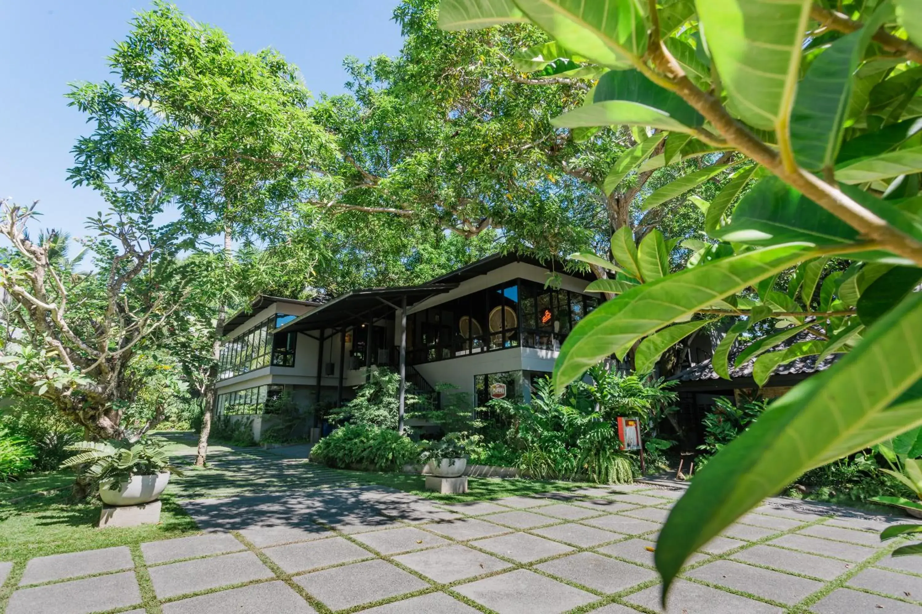 Property building in The Henry Resort Dumaguete Property building in The Henry Resort Dumaguete