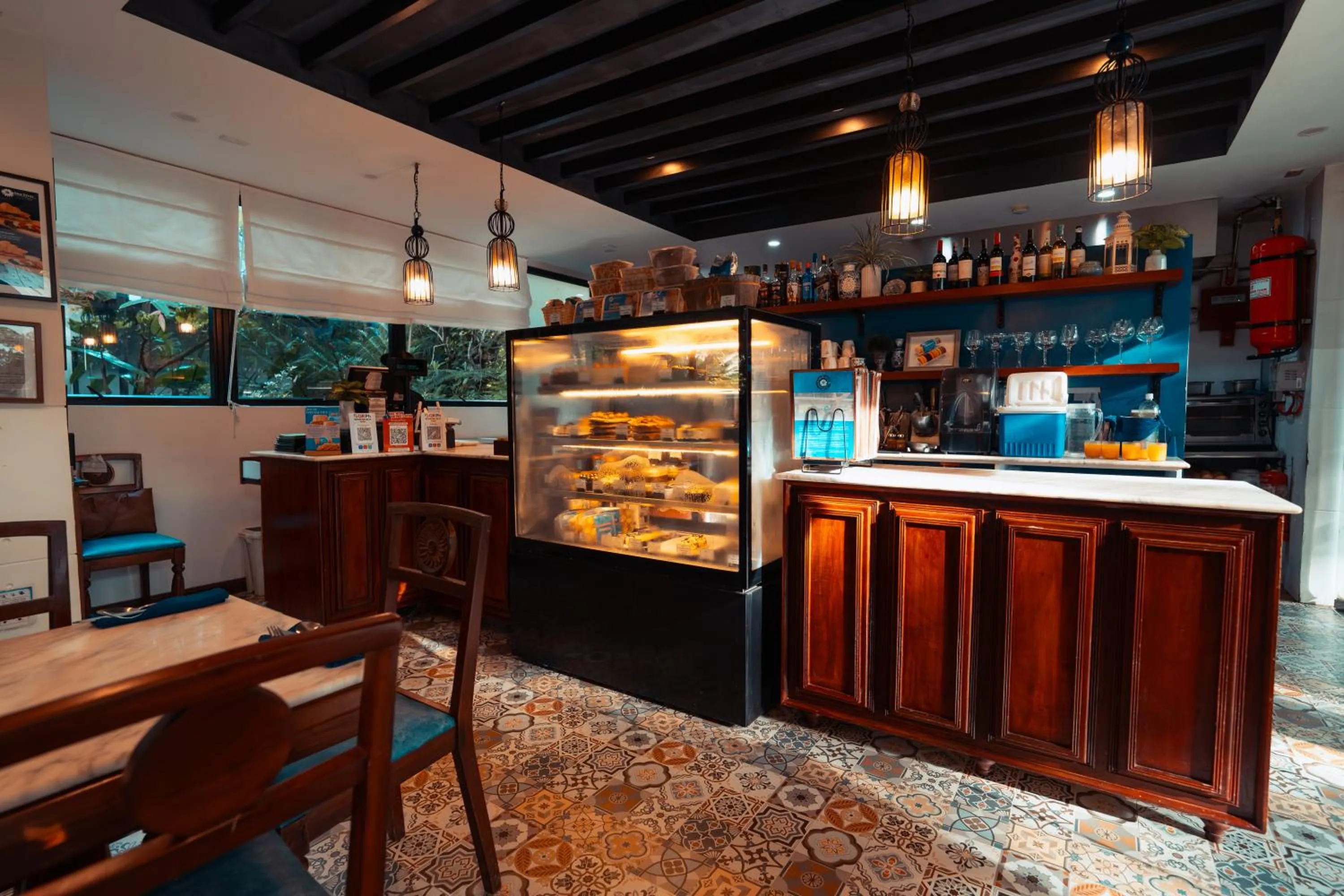 Restaurant/places to eat in The Henry Resort Dumaguete