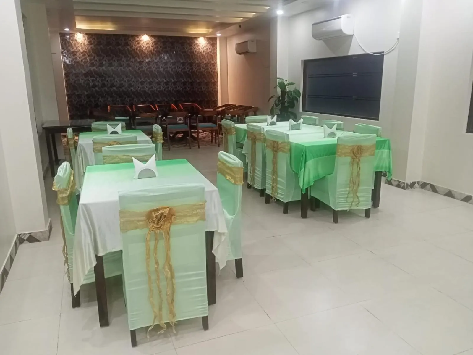 Restaurant/places to eat in SeaScape Port Blair