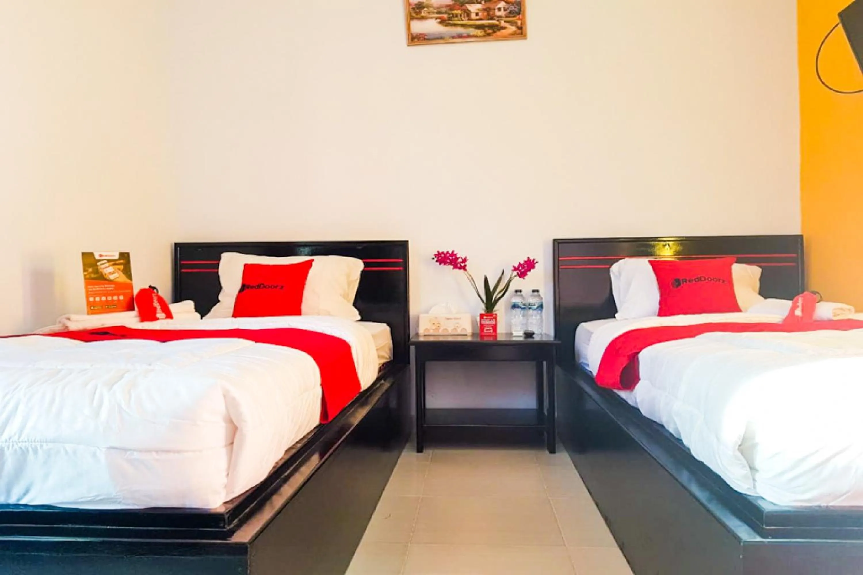 Bedroom, Bed in RedDoorz near RSUD Kota Luwuk